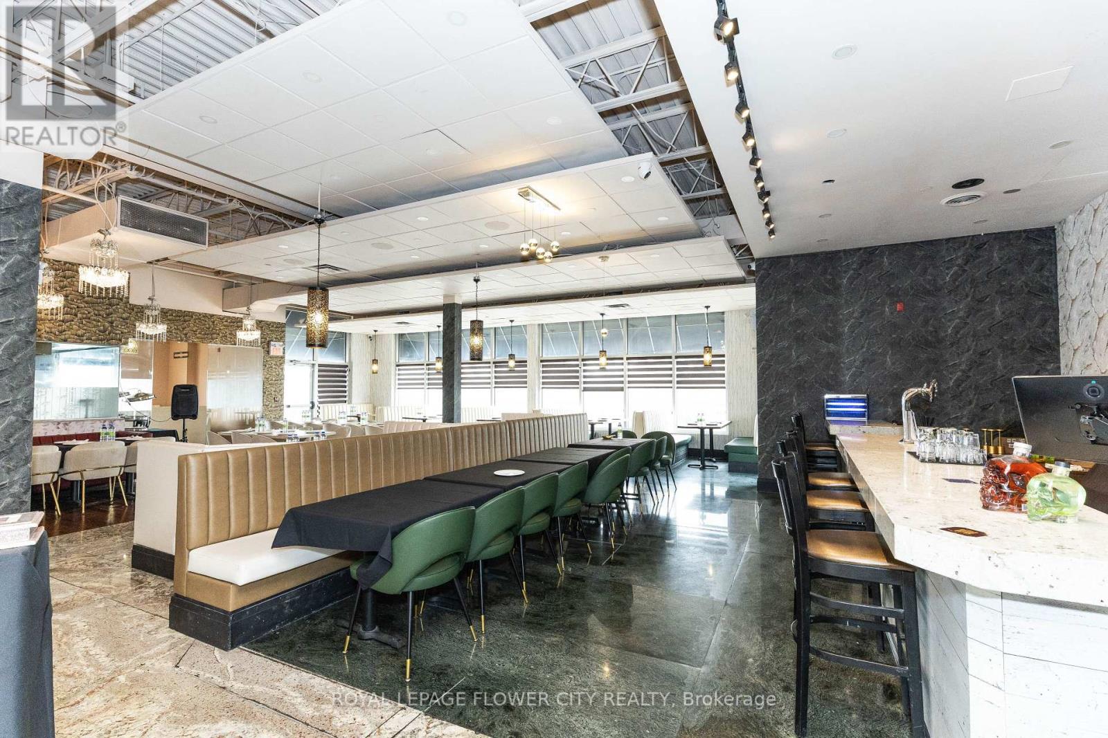 102 - 15 Gateway Boulevard, Brampton, Ontario  L6T 0H4 - Photo 4 - W13007942