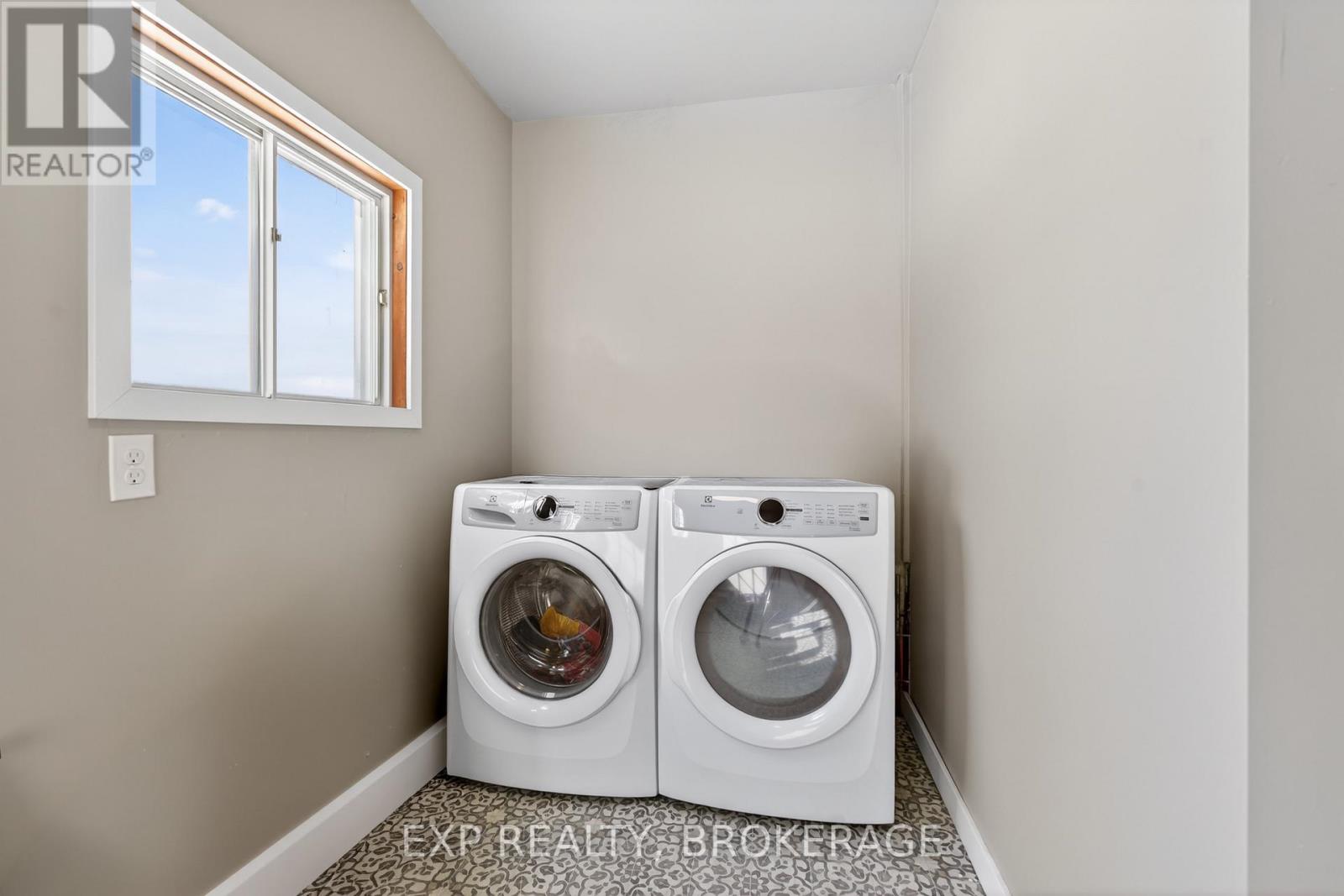 19 Whelan Street, Westport, Ontario  K0G 1X0 - Photo 11 - X12861352