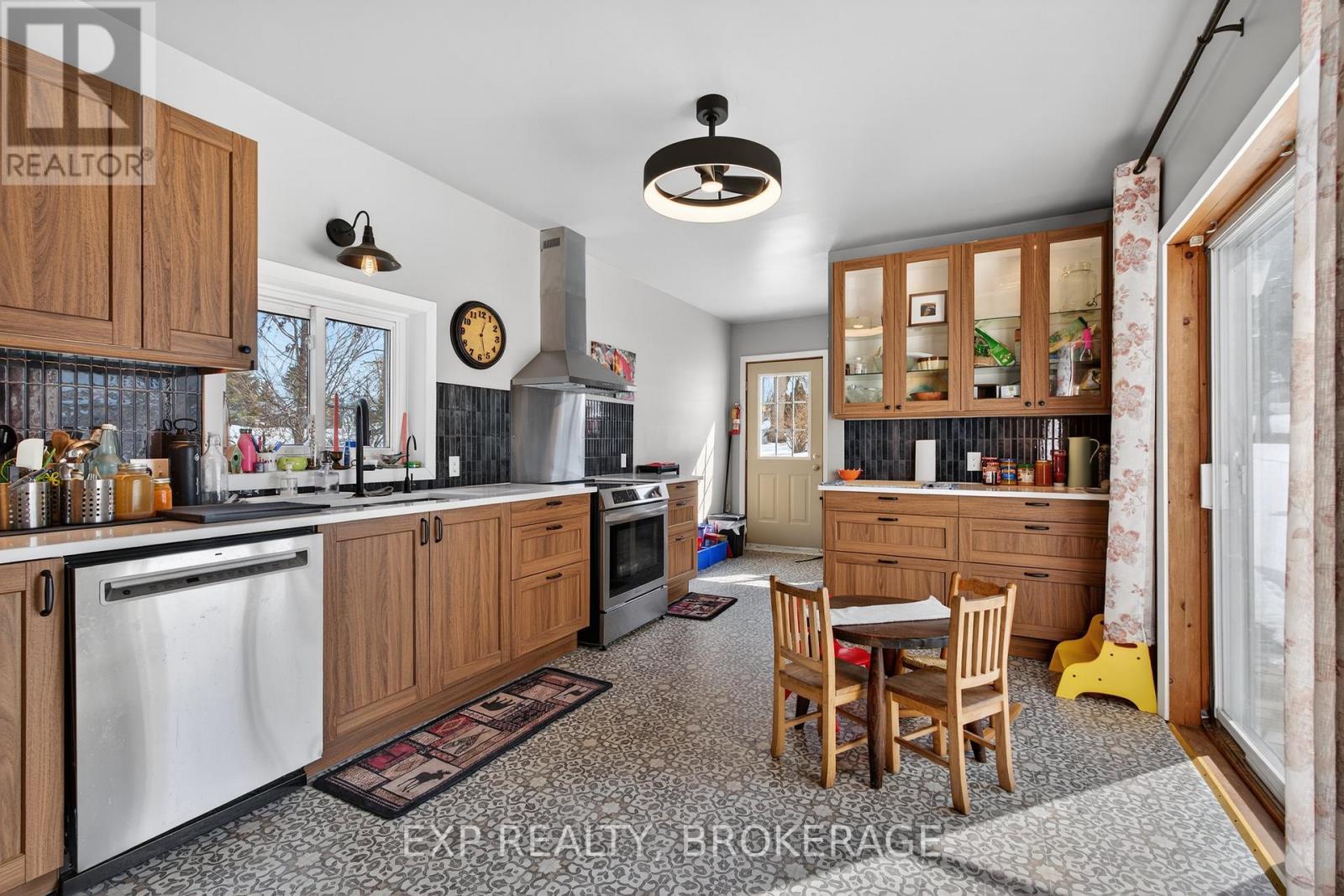 19 Whelan Street, Westport, Ontario  K0G 1X0 - Photo 7 - X12861352