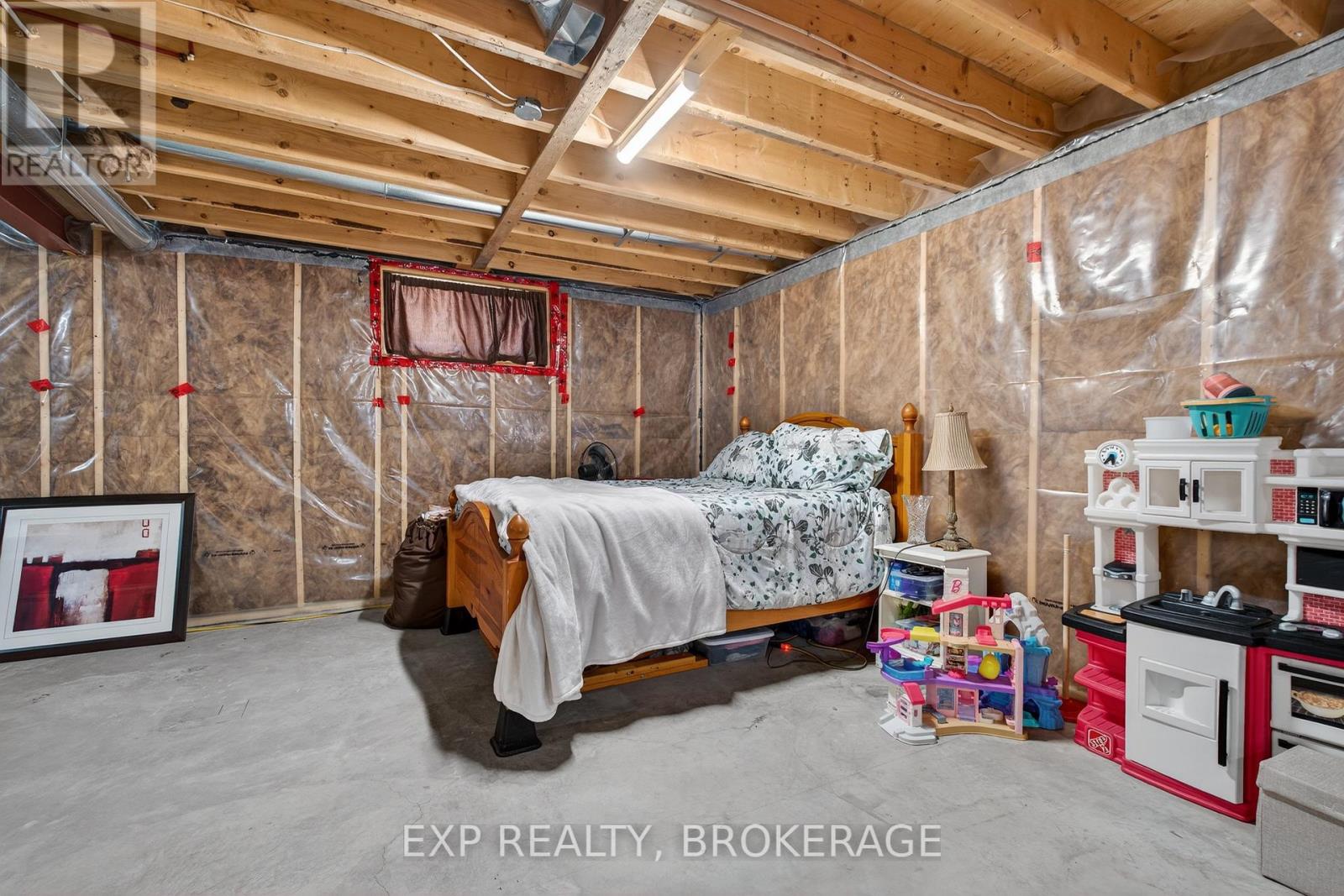 160 Mcdonough Crescent, Loyalist, Ontario  K7N 0B3 - Photo 23 - X12939520