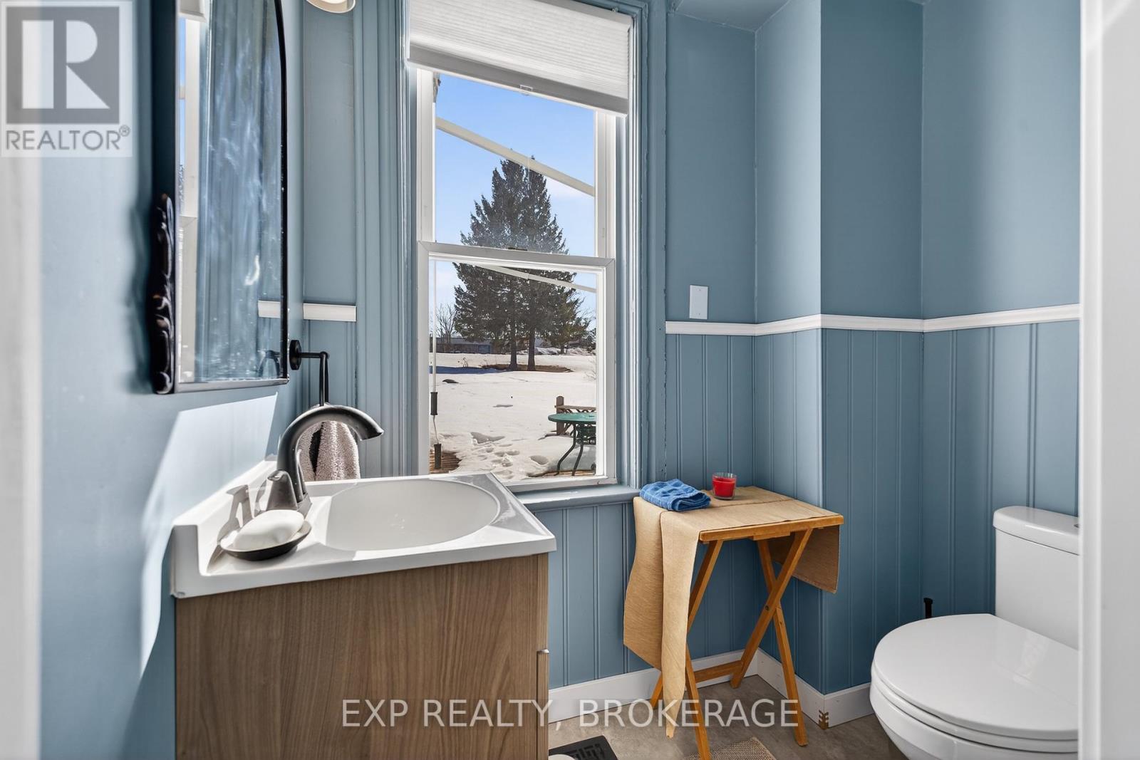 19 Whelan Street, Westport, Ontario  K0G 1X0 - Photo 6 - X12861352