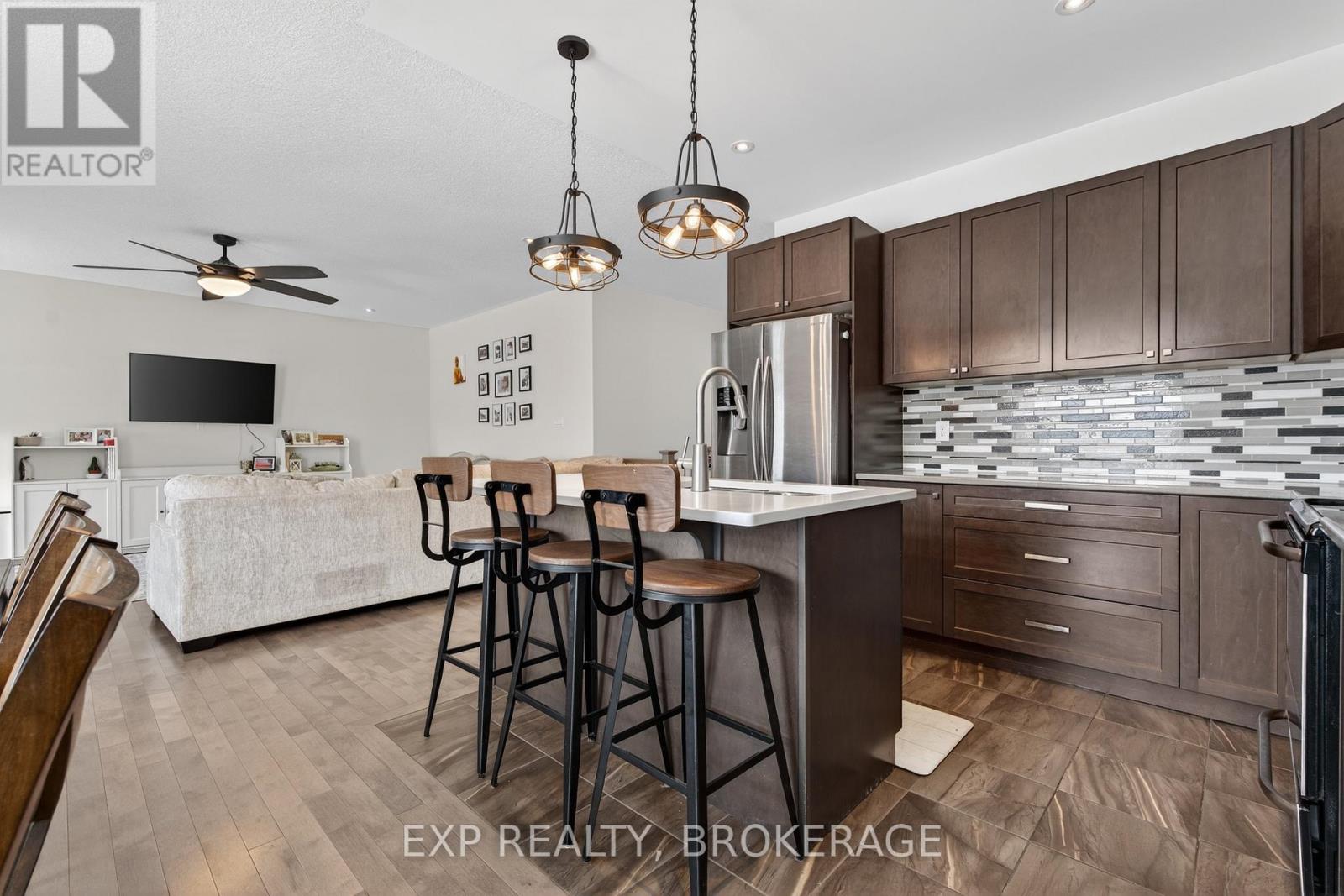 160 Mcdonough Crescent, Loyalist, Ontario  K7N 0B3 - Photo 15 - X12939520