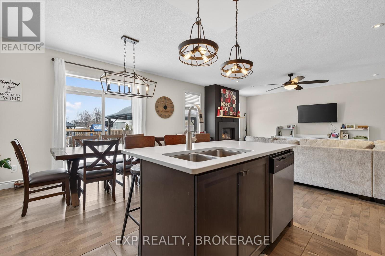 160 Mcdonough Crescent, Loyalist, Ontario  K7N 0B3 - Photo 12 - X12939520