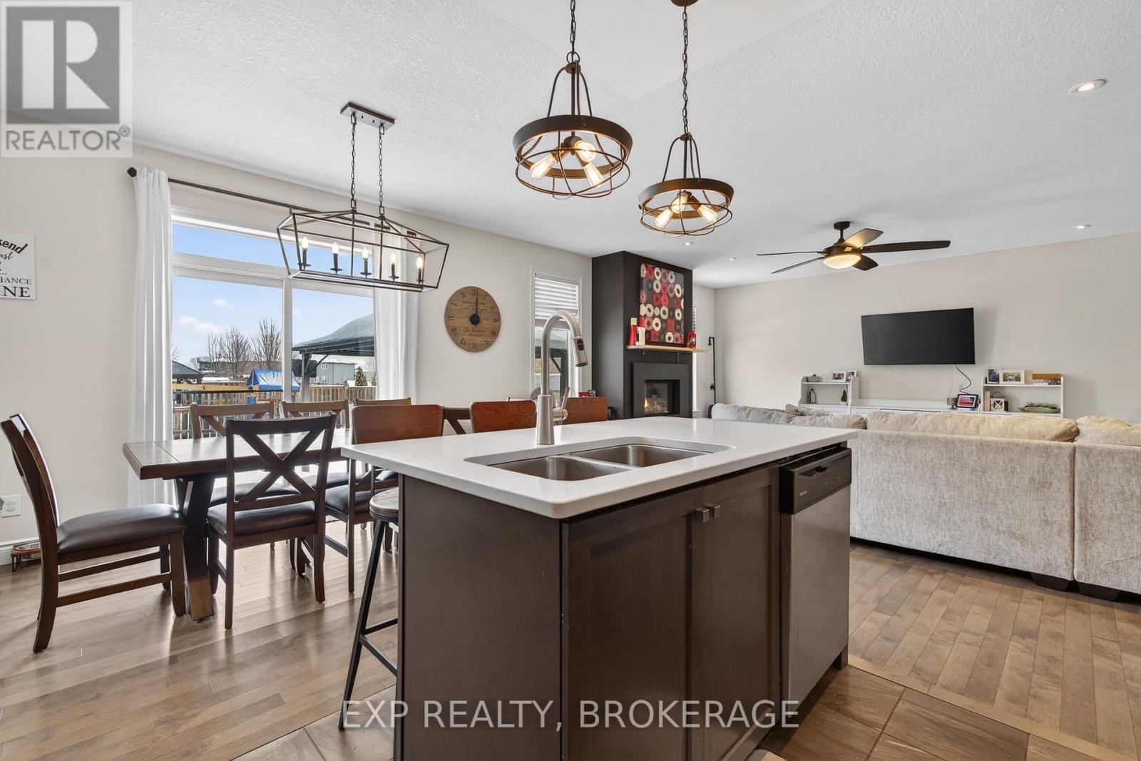 160 Mcdonough Crescent, Loyalist, Ontario  K7N 0B3 - Photo 13 - X12939520