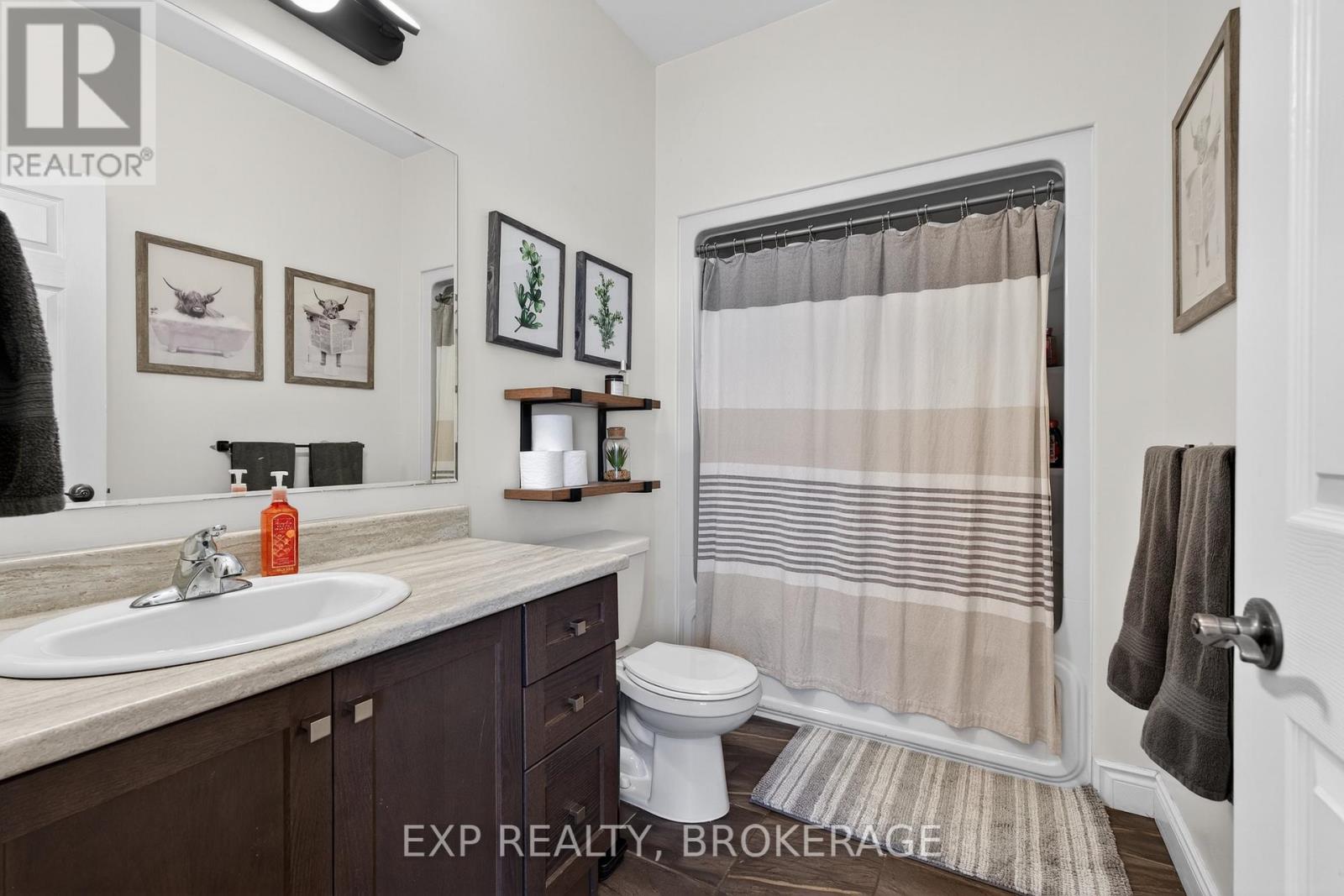 160 Mcdonough Crescent, Loyalist, Ontario  K7N 0B3 - Photo 4 - X12939520