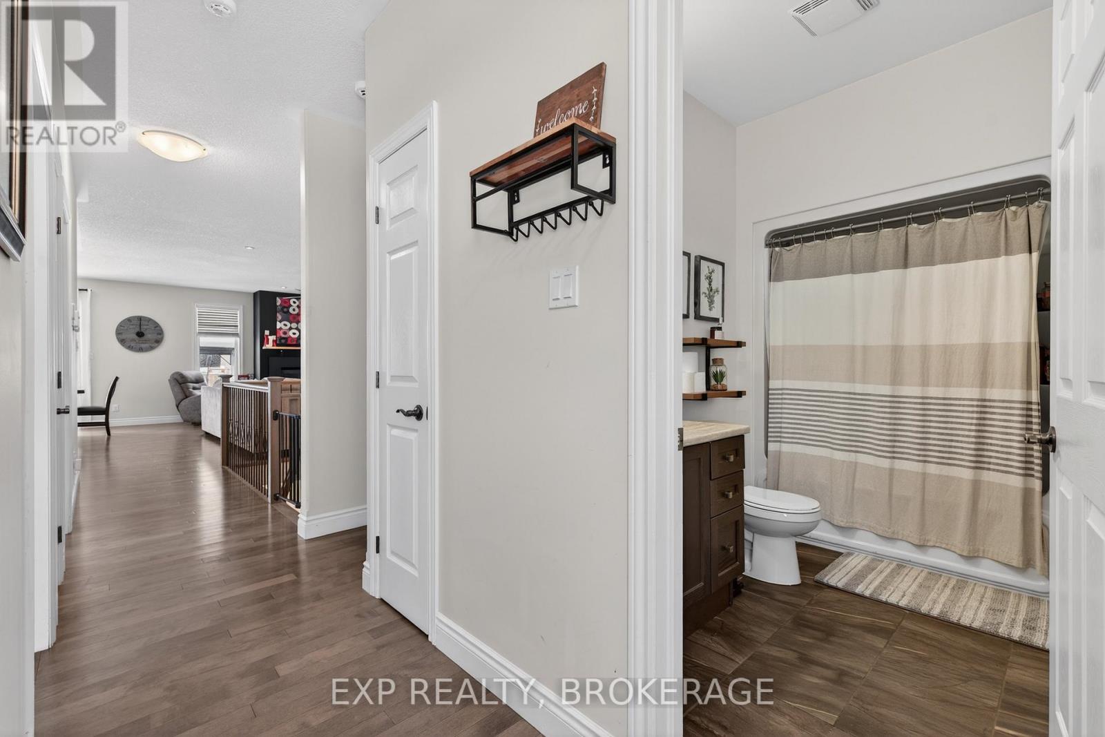 160 Mcdonough Crescent, Loyalist, Ontario  K7N 0B3 - Photo 3 - X12939520