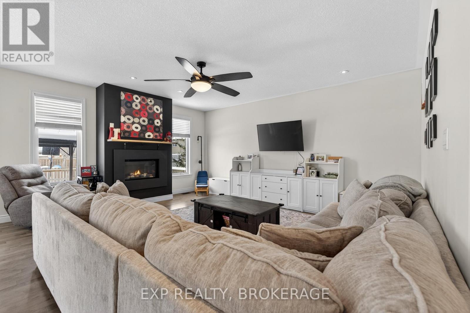 160 Mcdonough Crescent, Loyalist, Ontario  K7N 0B3 - Photo 6 - X12939520