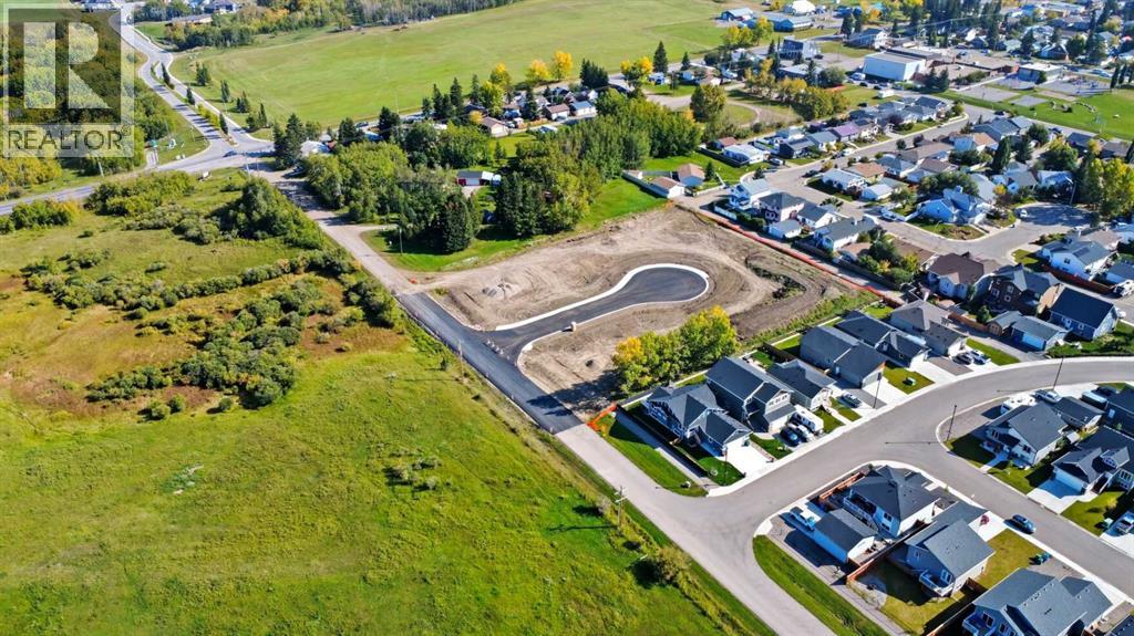 8 Dunham Court NW, Diamond Valley, Alberta  T0L 2A0 - Photo 1 - A2259212