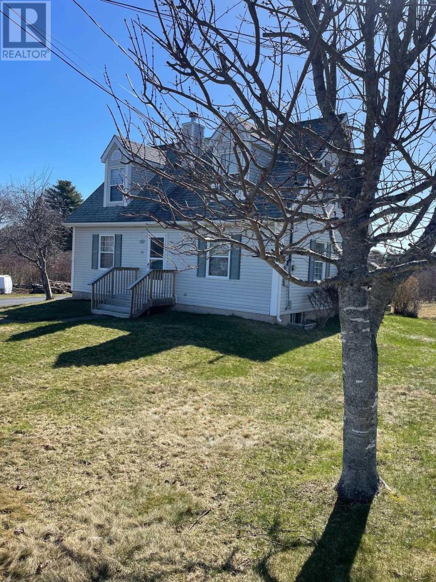 63 Knickle Road, Lunenburg, Nova Scotia  B0J 2C0 - Photo 2 - 202608022