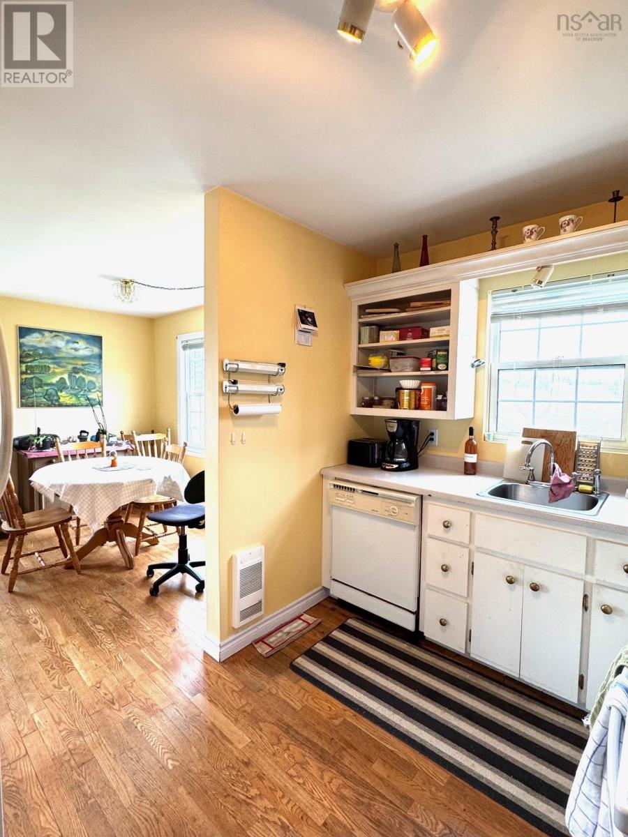 63 Knickle Road, Lunenburg, Nova Scotia  B0J 2C0 - Photo 10 - 202608022