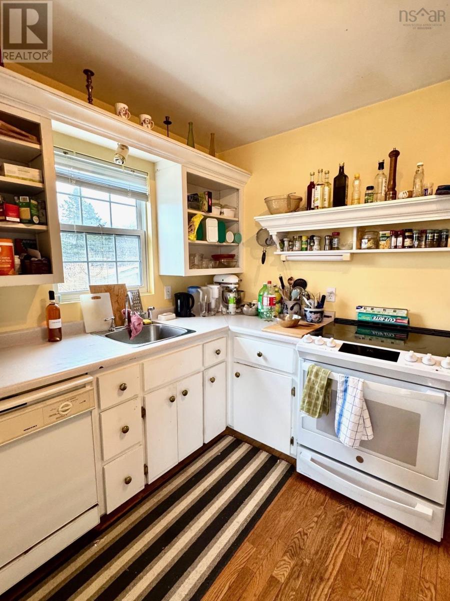 63 Knickle Road, Lunenburg, Nova Scotia  B0J 2C0 - Photo 6 - 202608022