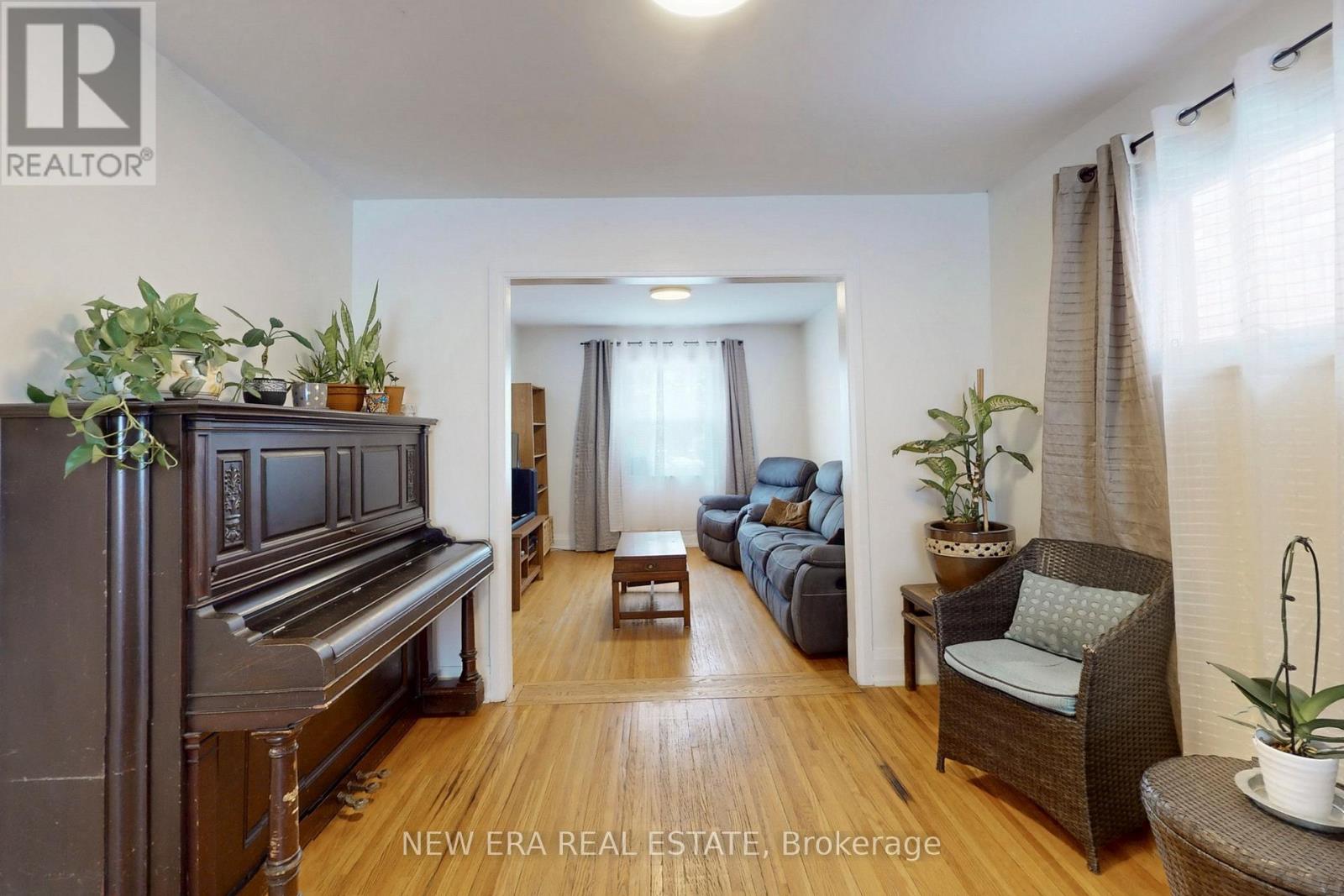 80 Renfield Street, Toronto, Ontario  M6M 4V7 - Photo 8 - W13021626