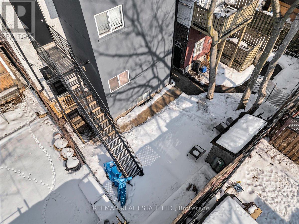 B03 - 15 Thorburn Avenue, Toronto, Ontario  M6K 1C4 - Photo 5 - W13021700