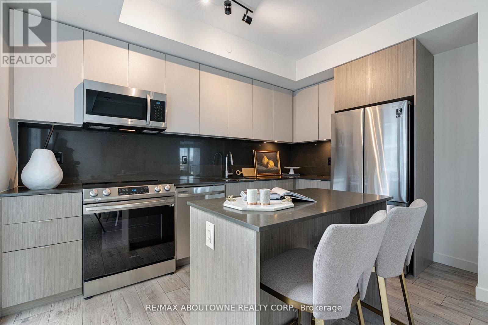 A0307 - 125 BRONTE ROAD, Oakville, Ontario