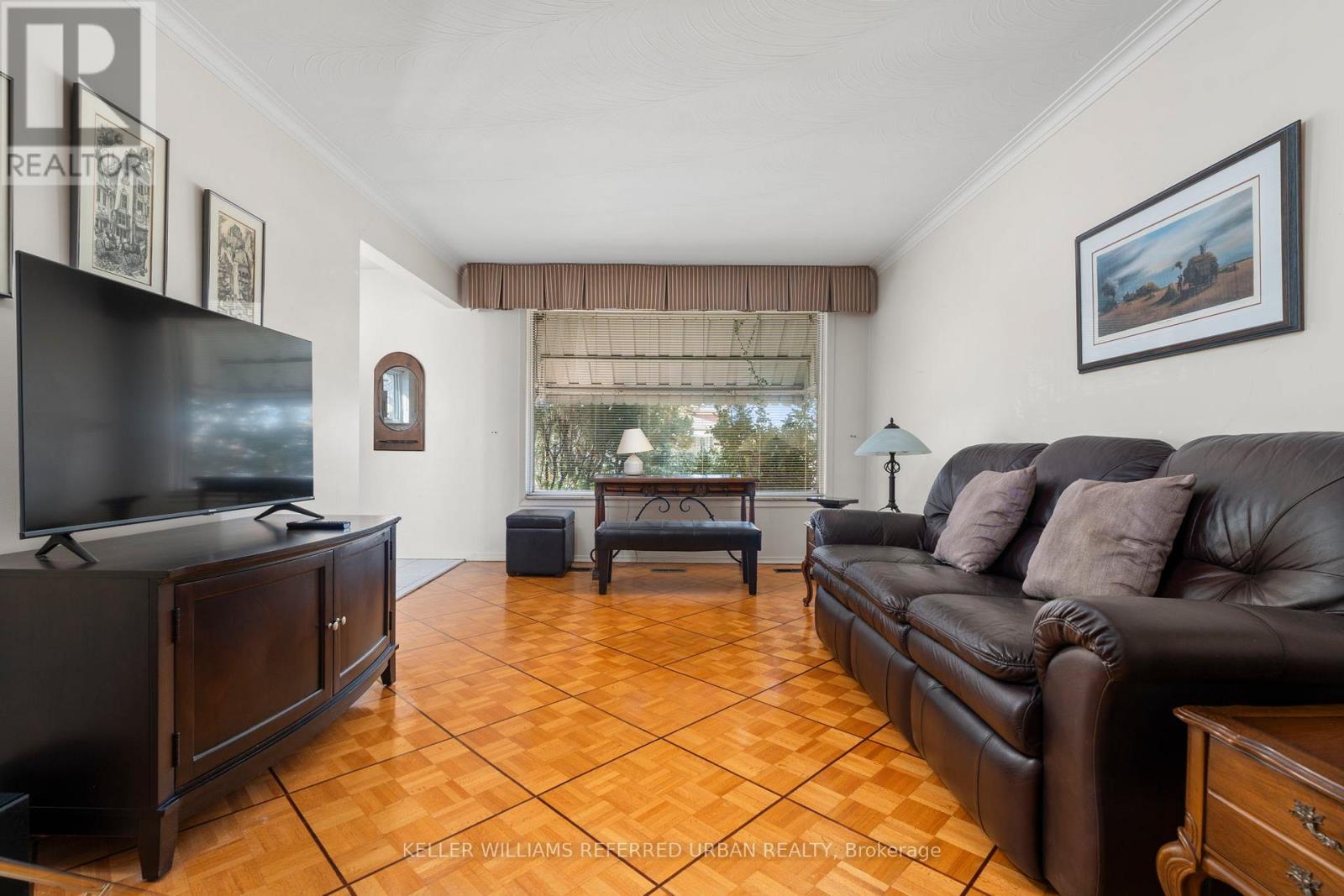 49 Navenby Crescent, Toronto, Ontario  M9L 1B3 - Photo 14 - W13021740