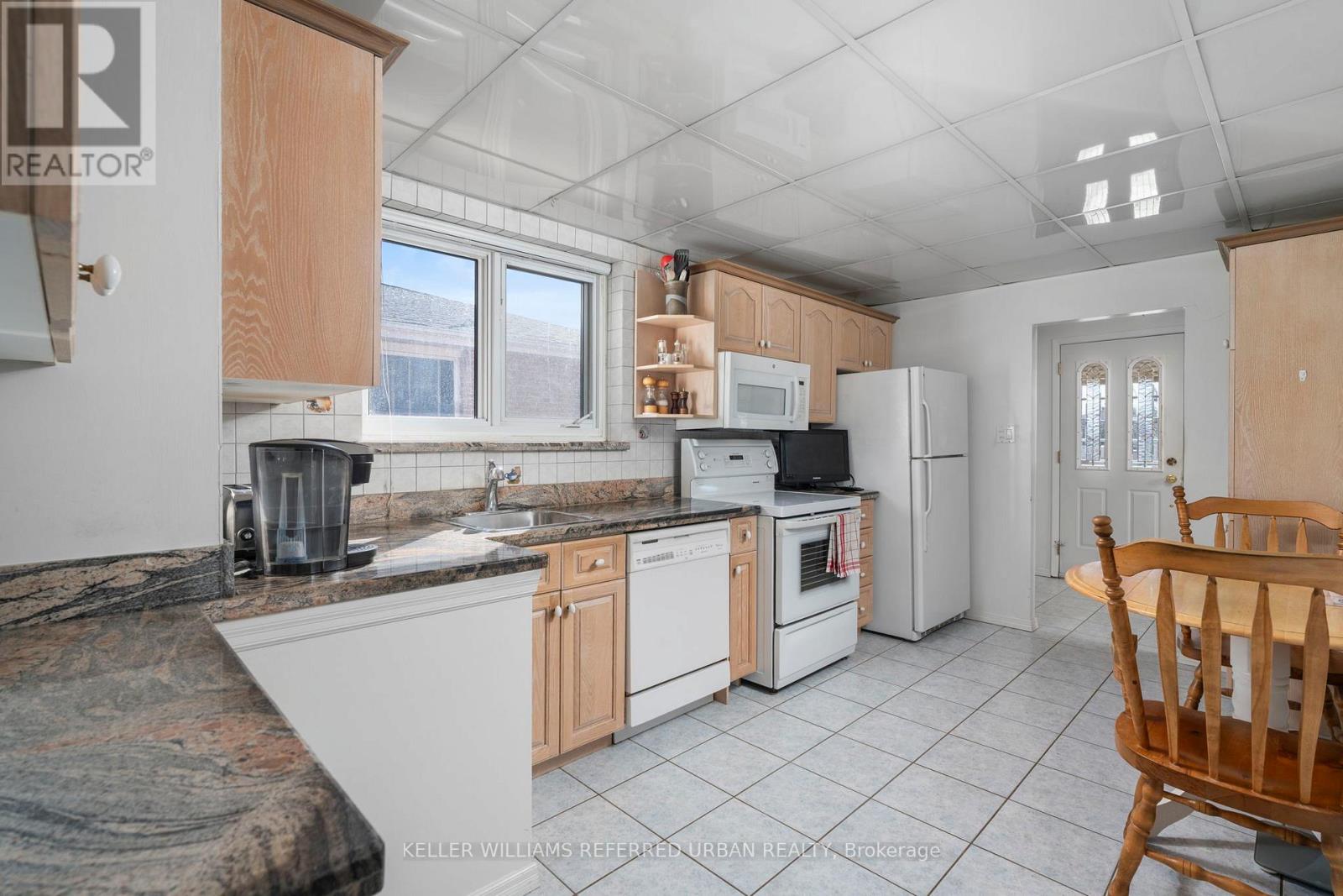 49 Navenby Crescent, Toronto, Ontario  M9L 1B3 - Photo 8 - W13021740