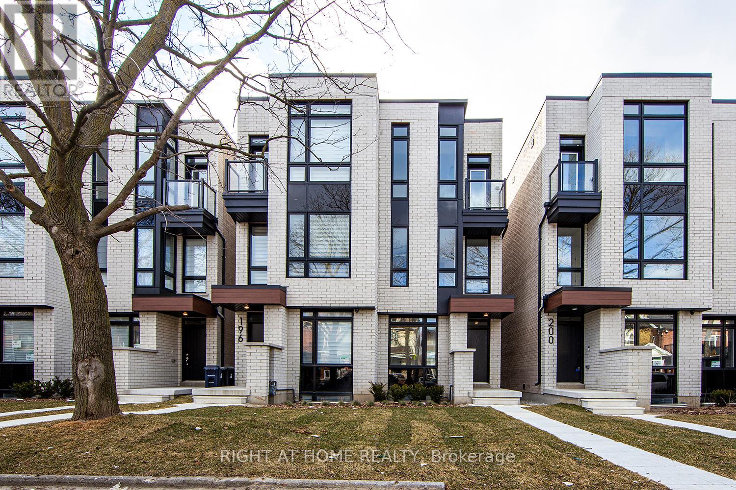 198 MCROBERTS AVENUE, Toronto, Ontario