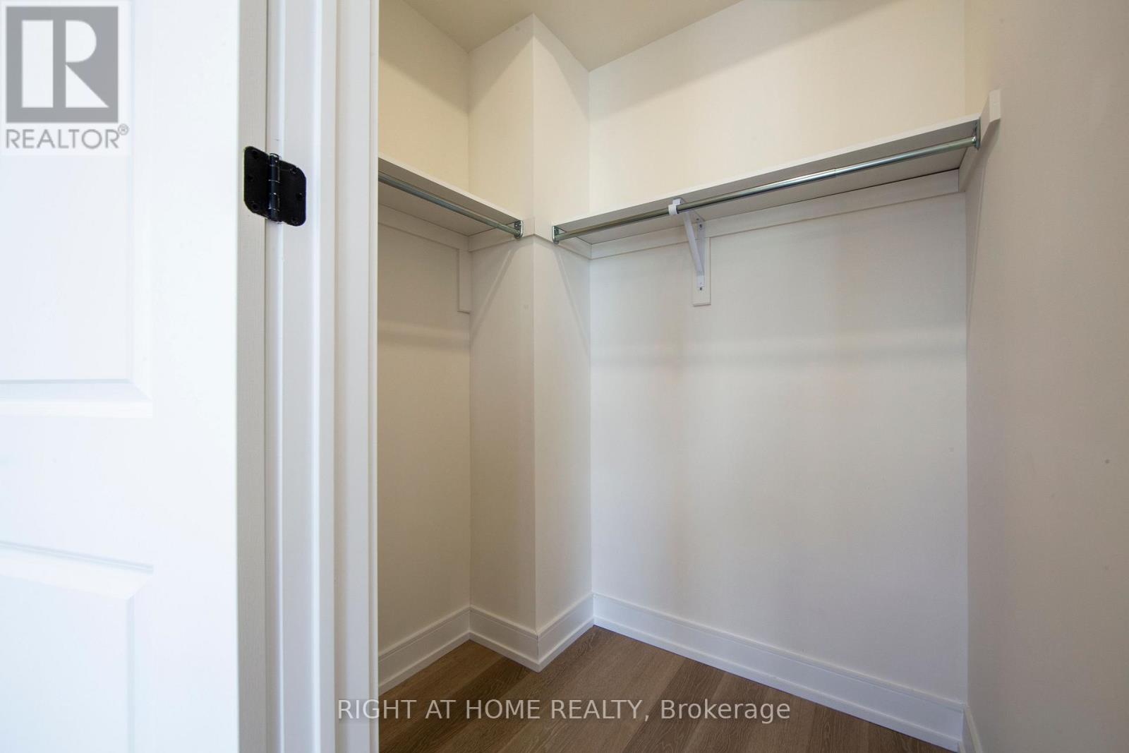 198 Mcroberts Avenue, Toronto, Ontario  M6E 4P5 - Photo 12 - W13021746