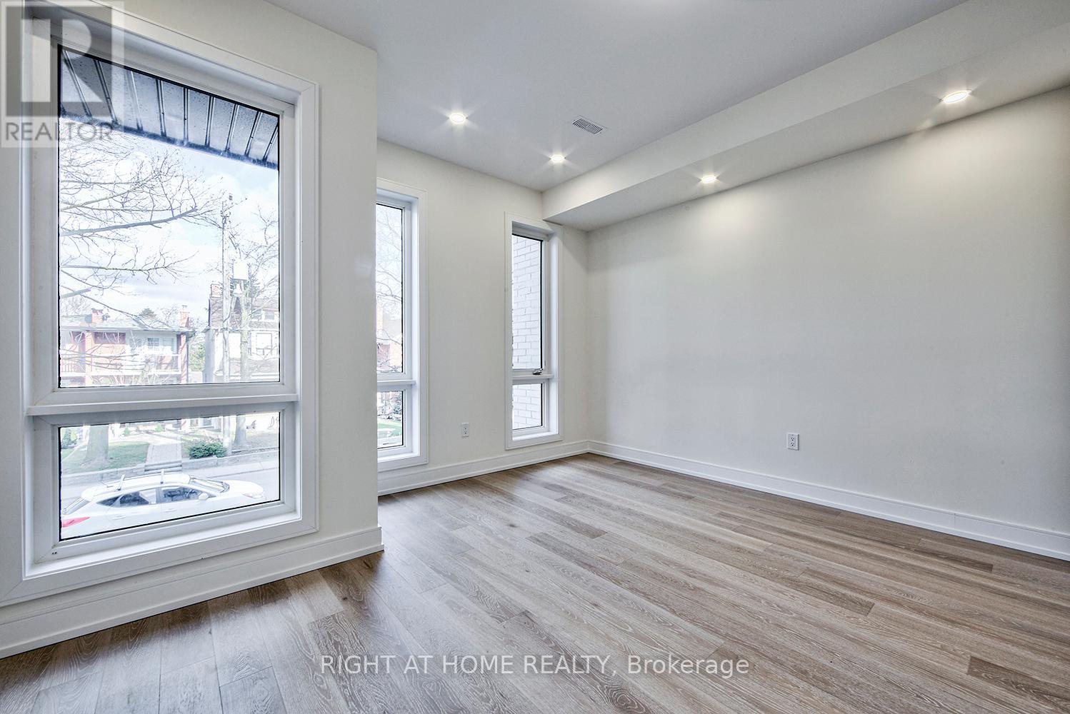 198 Mcroberts Avenue, Toronto, Ontario  M6E 4P5 - Photo 13 - W13021746