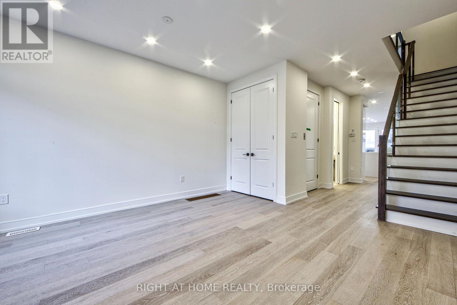 198 Mcroberts Avenue, Toronto, Ontario  M6E 4P5 - Photo 4 - W13021746