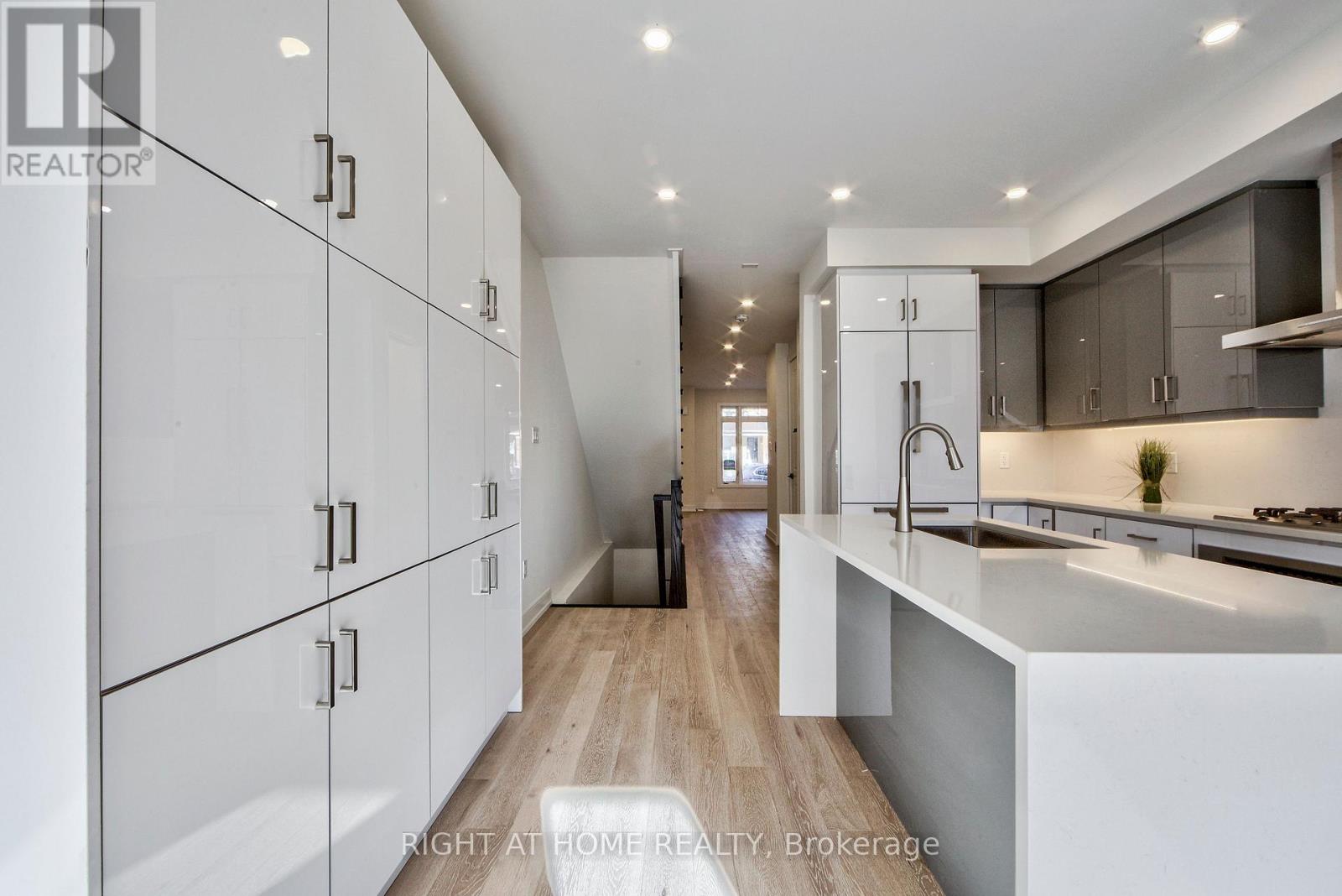 198 Mcroberts Avenue, Toronto, Ontario  M6E 4P5 - Photo 6 - W13021746