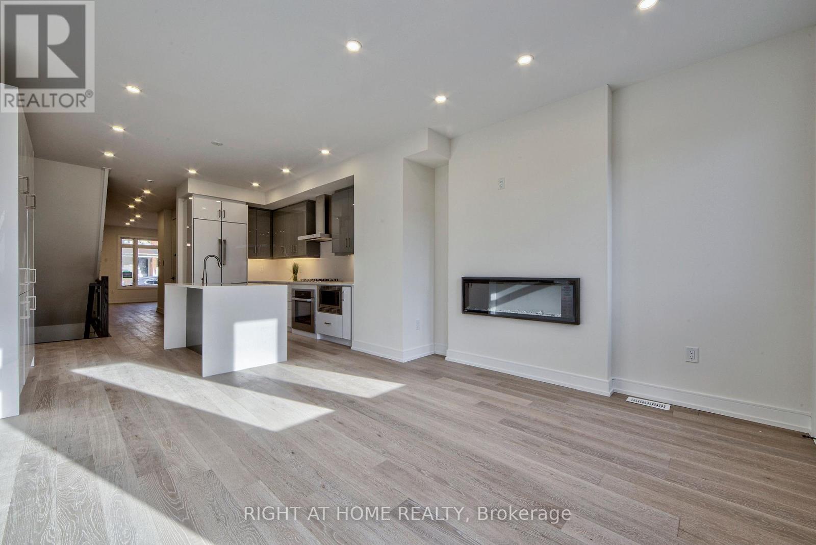 198 Mcroberts Avenue, Toronto, Ontario  M6E 4P5 - Photo 7 - W13021746