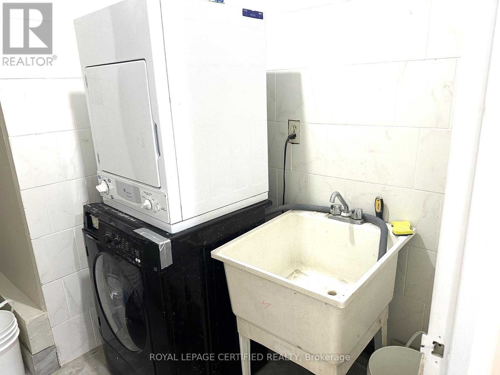 208 - 380 Dixon Road, Toronto, Ontario  M9R 1T3 - Photo 14 - W13021796