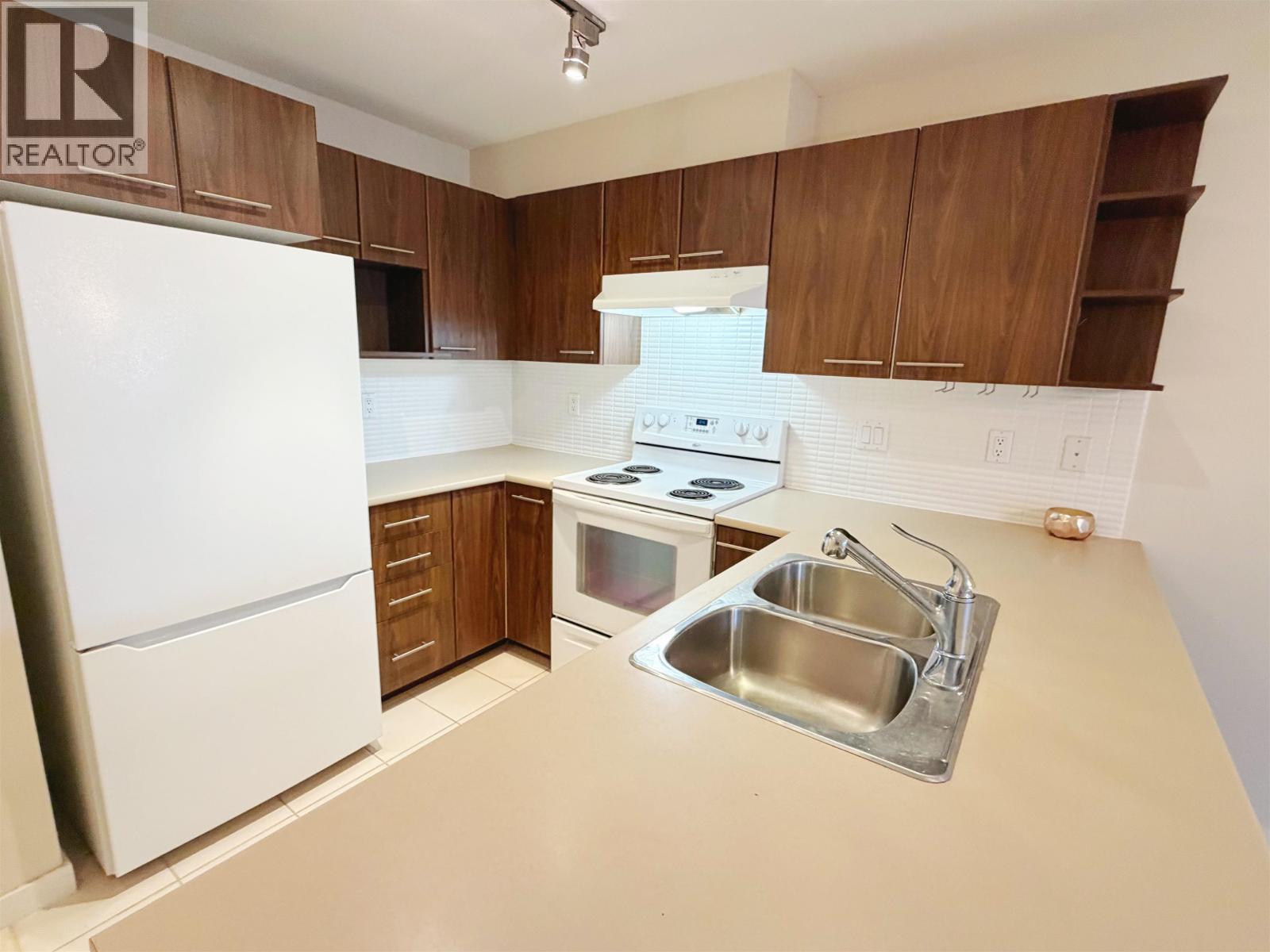 313 4833 Brentwood Drive, Burnaby, British Columbia  V5C 0C3 - Photo 8 - R3113392