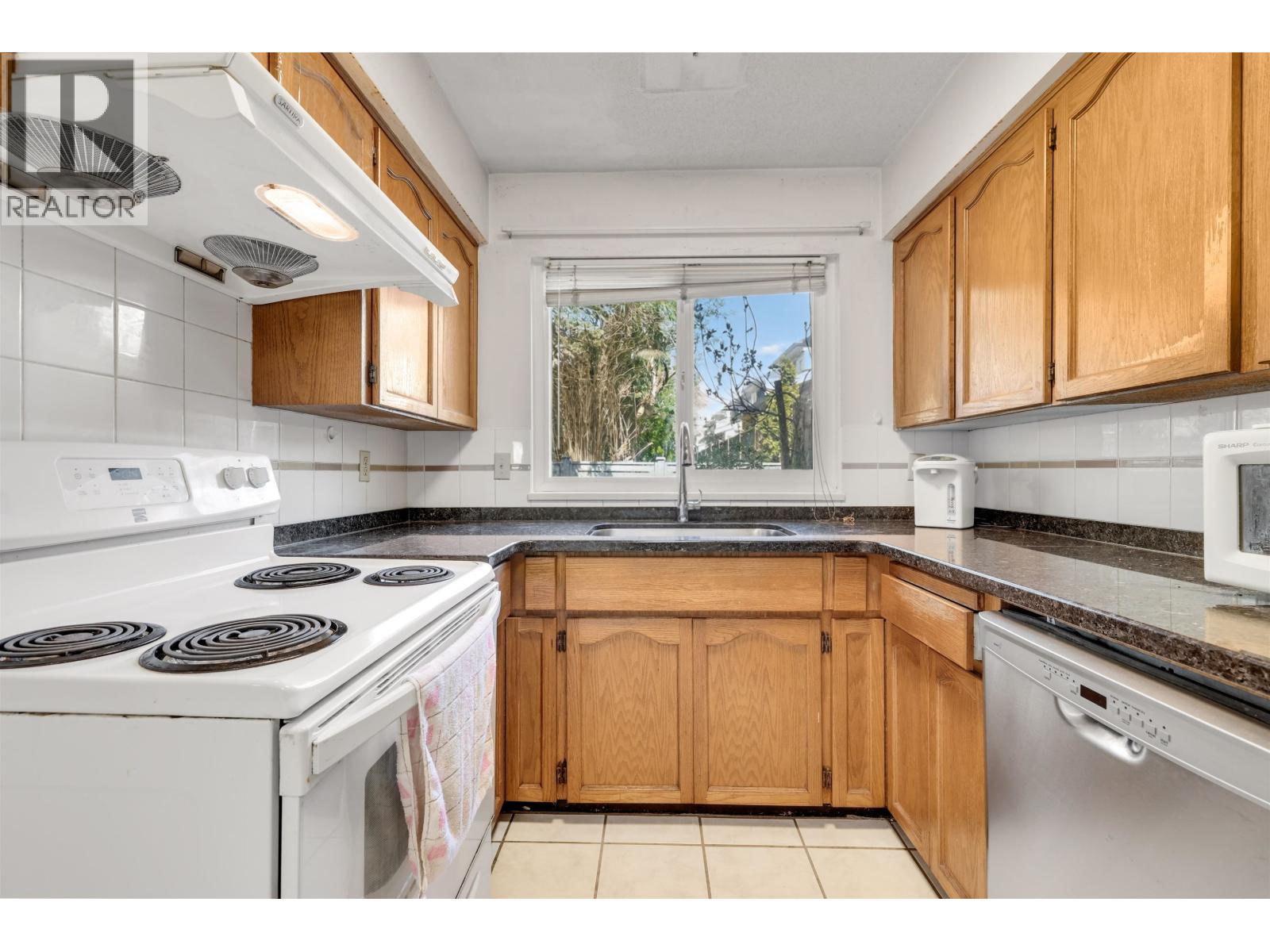 5 7240 Langton Road, Richmond, British Columbia  V7C 4B2 - Photo 11 - R3113457