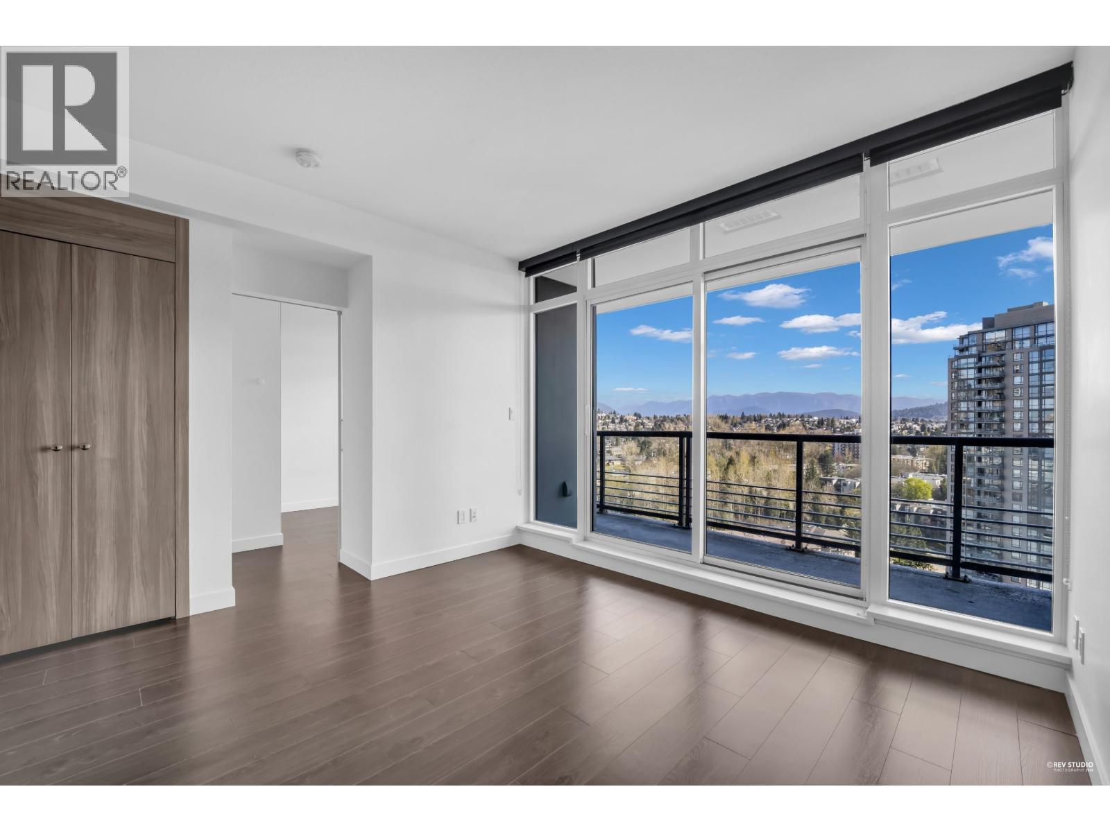 2009 4730 LOUGHEED HIGHWAY, Burnaby, British Columbia