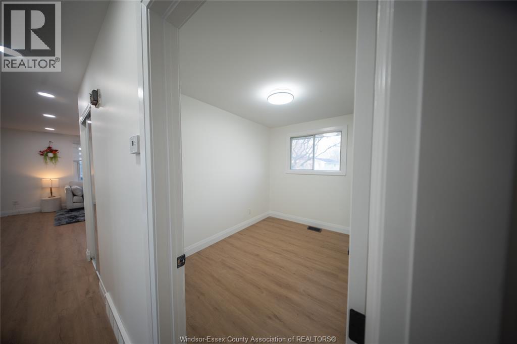 9691 Avery Lane, Windsor, Ontario  N8R 2C1 - Photo 13 - 26008672