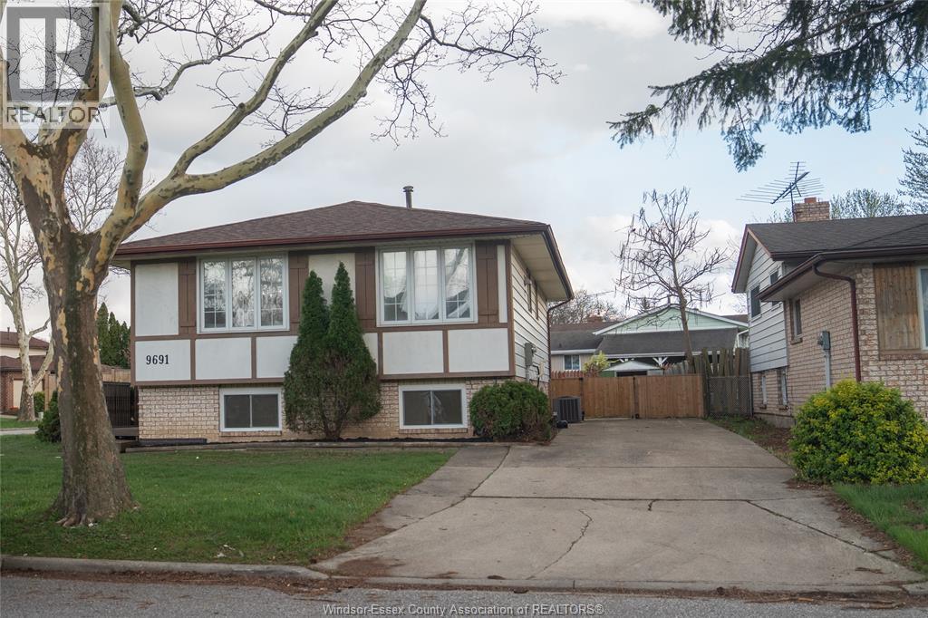 9691 Avery Lane, Windsor, Ontario  N8R 2C1 - Photo 2 - 26008672