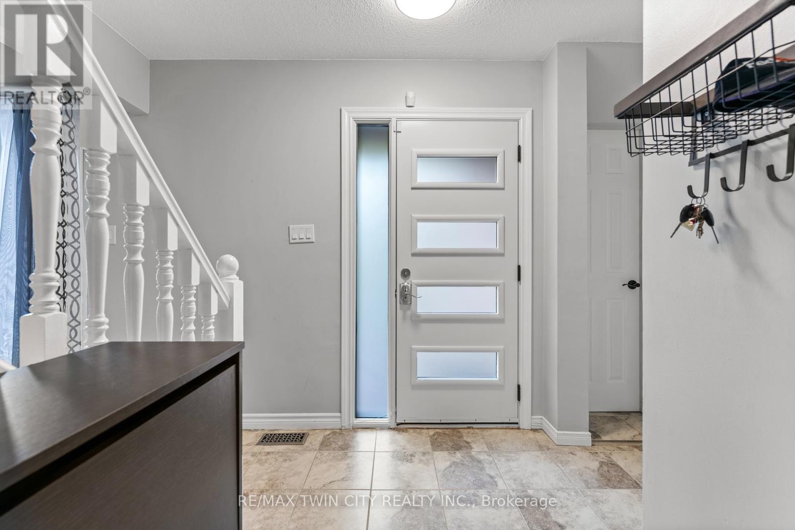 36 Angela Crescent, Cambridge, Ontario  N1S 4B6 - Photo 4 - X13021690