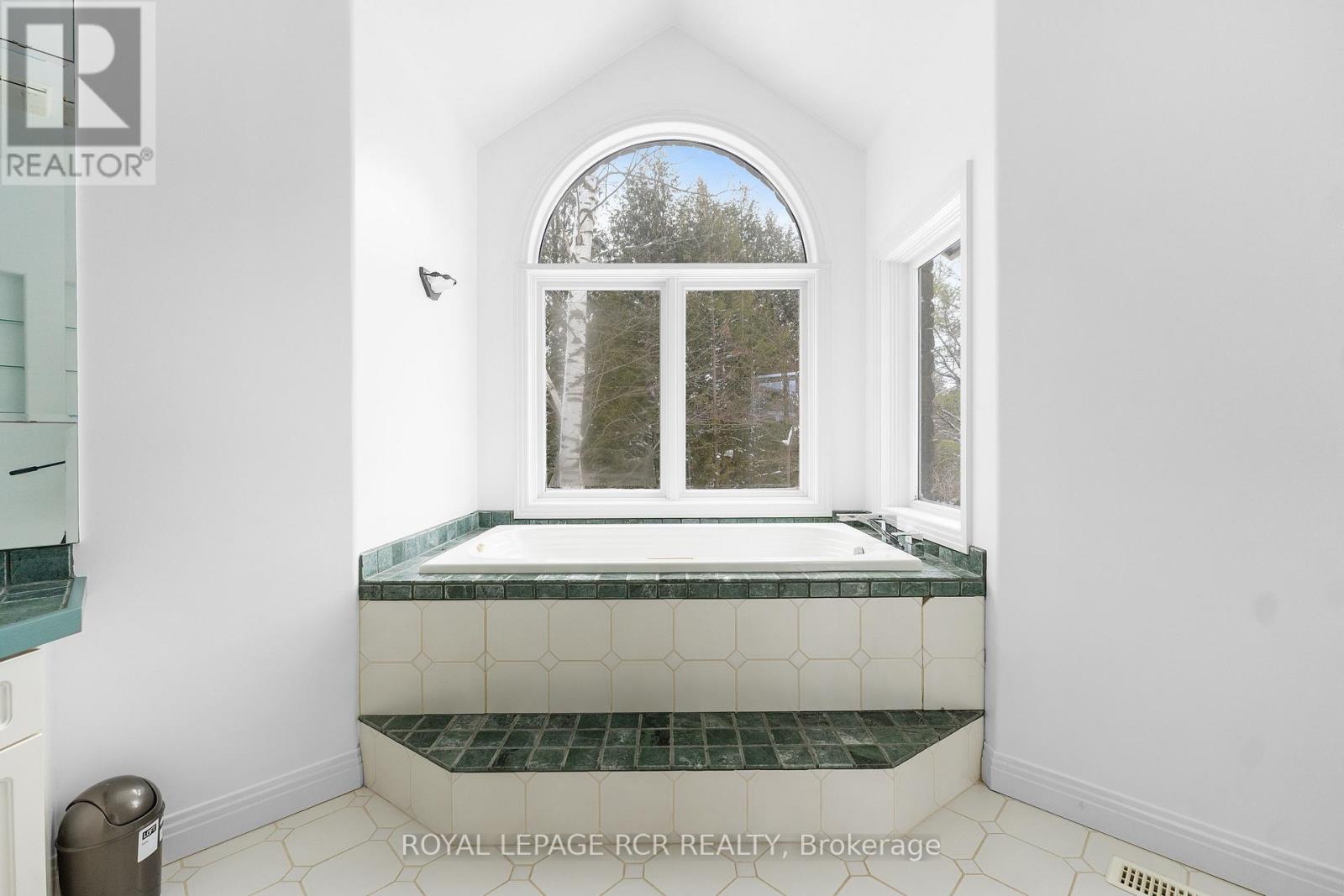 101089 10th Side Road, East Garafraxa, Ontario  L9W 7J9 - Photo 18 - X13021826