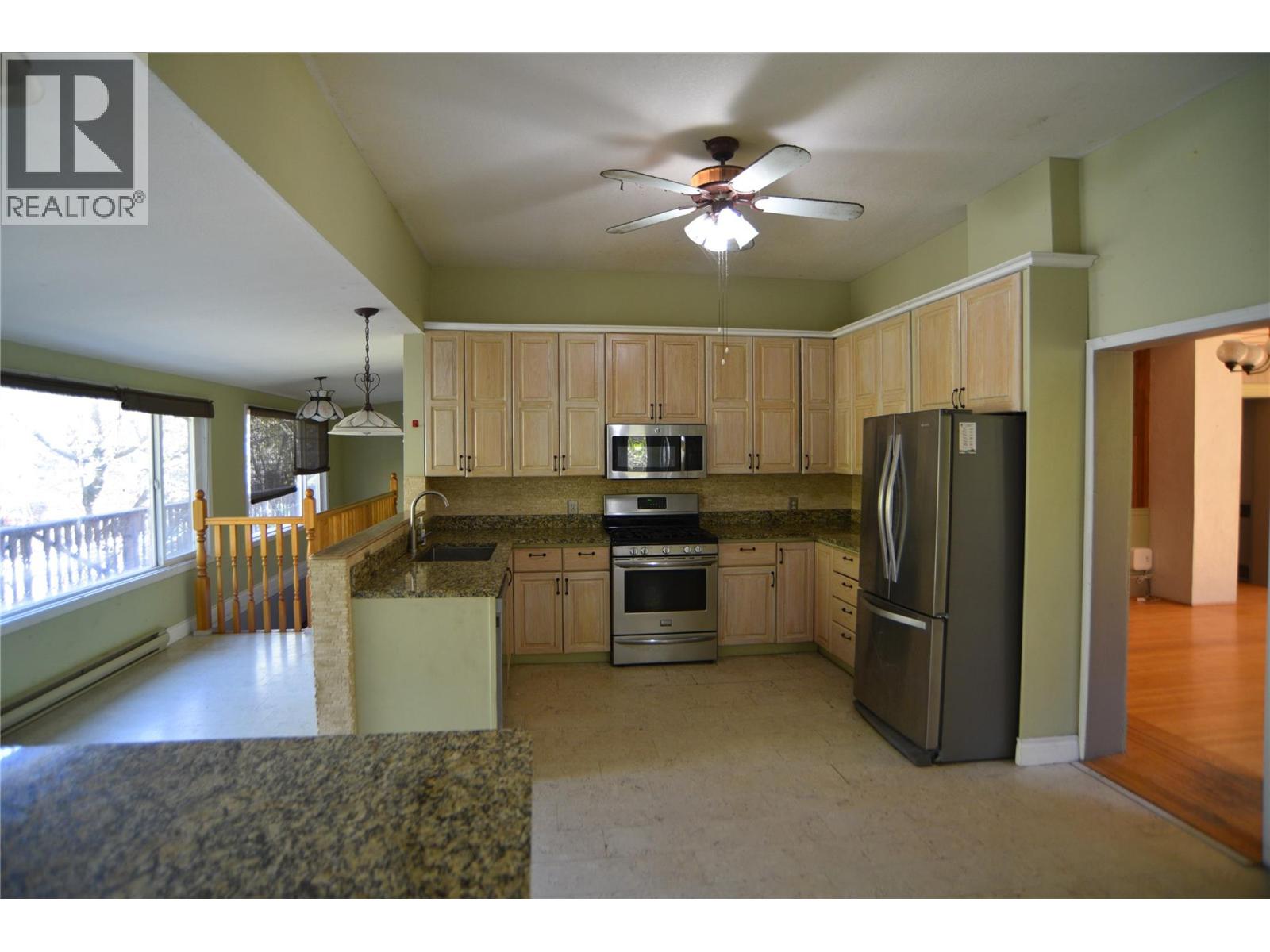 909 Edgewood Avenue, Nelson, British Columbia  V1L 4E1 - Photo 18 - 10383693