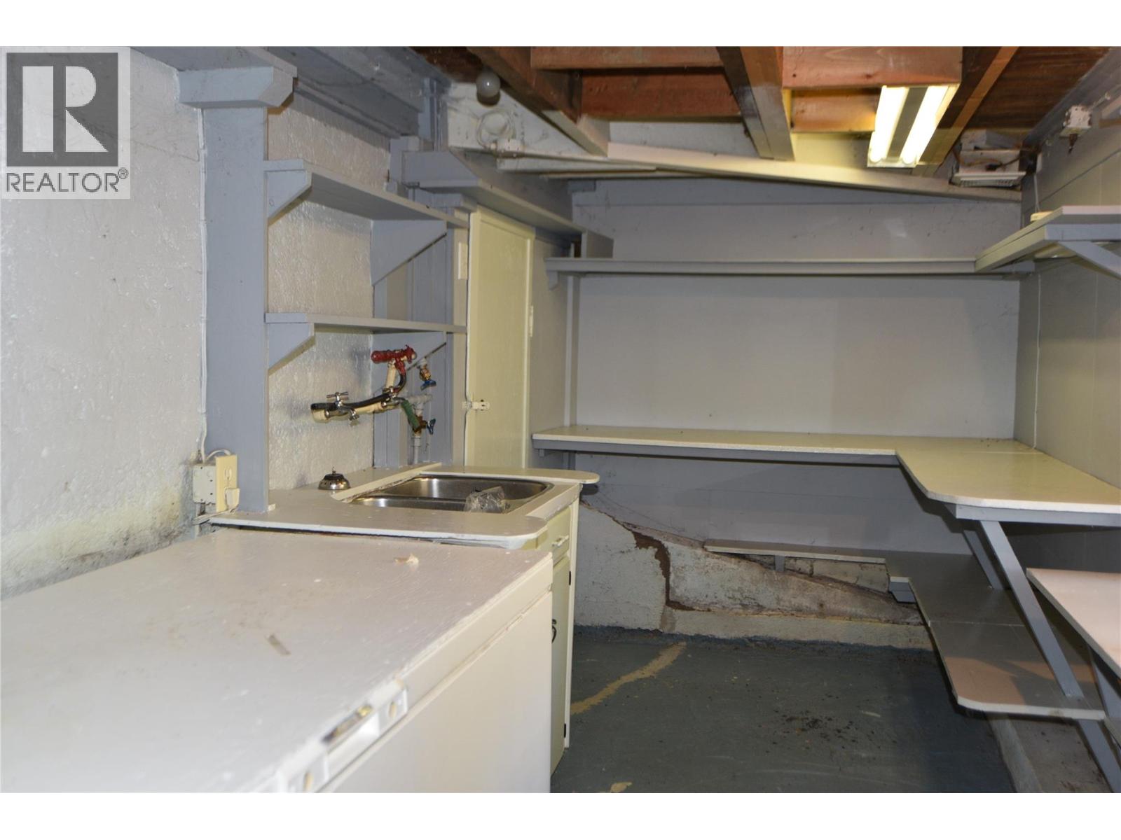 909 Edgewood Avenue, Nelson, British Columbia  V1L 4E1 - Photo 32 - 10383693