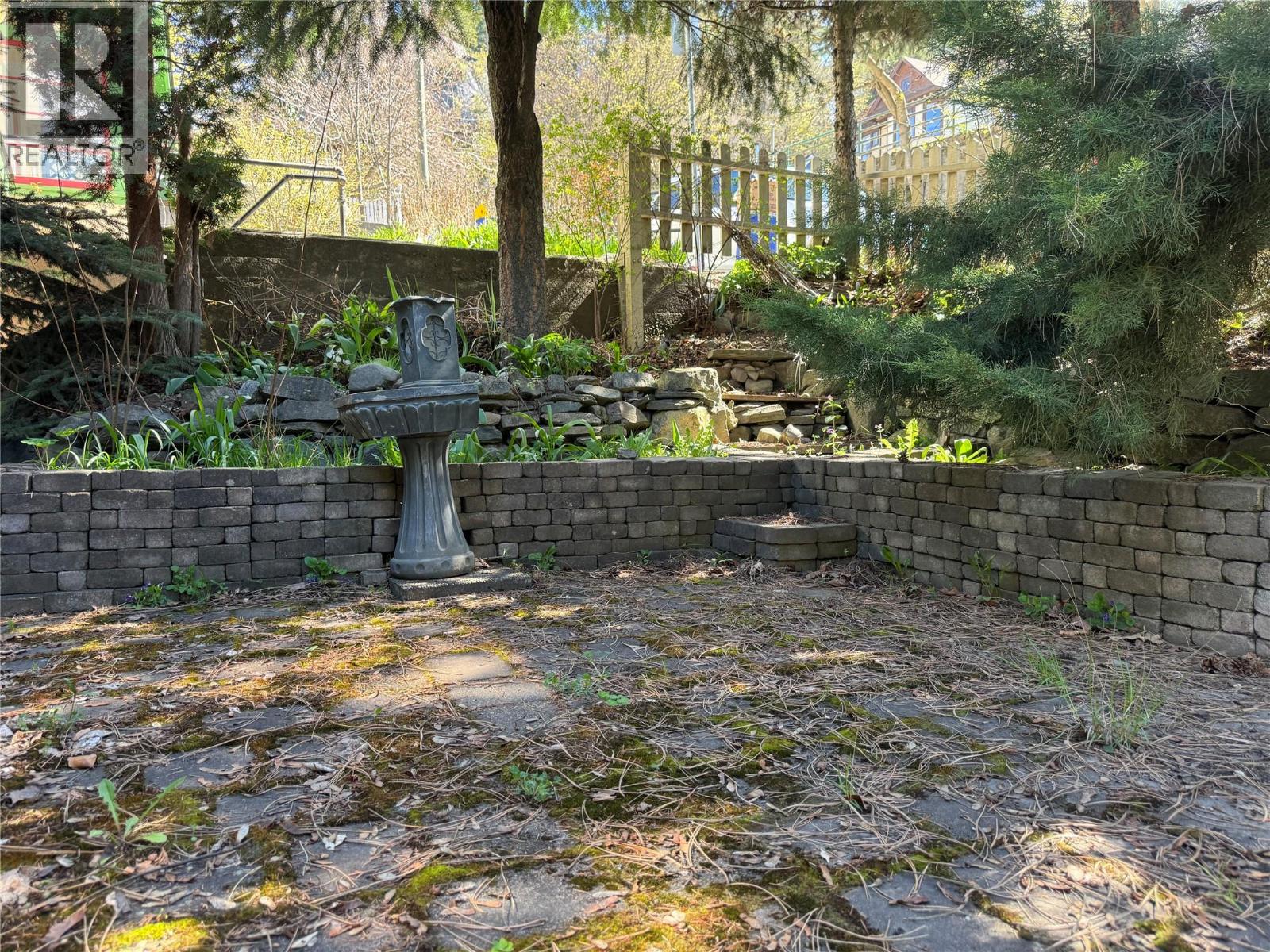 909 Edgewood Avenue, Nelson, British Columbia  V1L 4E1 - Photo 5 - 10383693