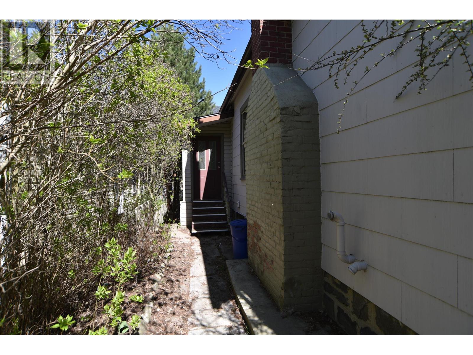 909 Edgewood Avenue, Nelson, British Columbia  V1L 4E1 - Photo 7 - 10383693