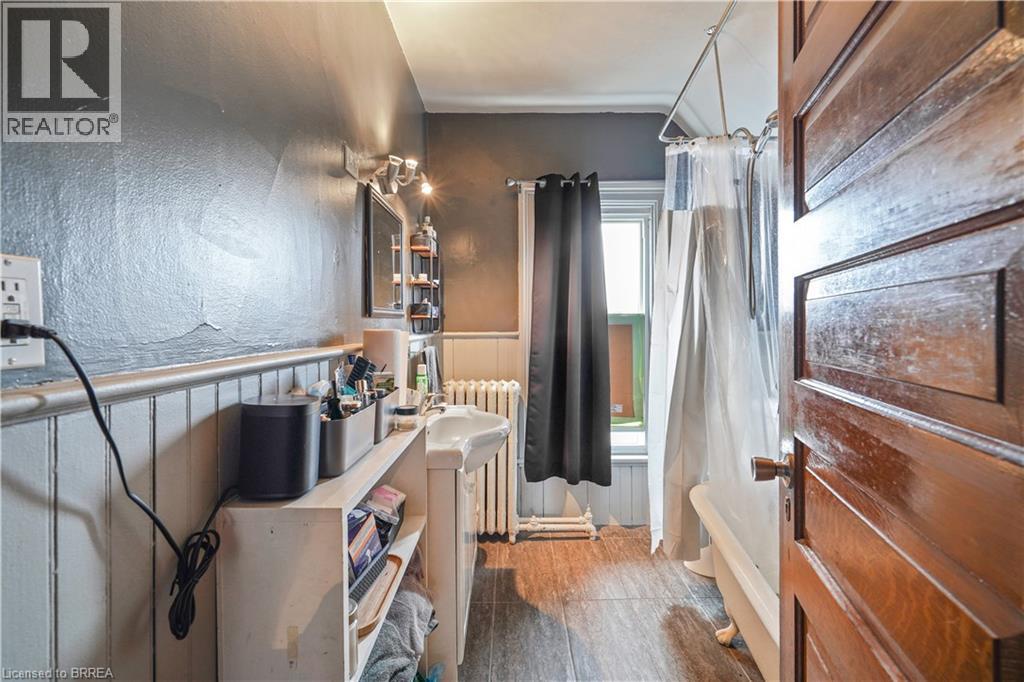 10 Henrietta Street, Brantford, Ontario  N3T 3Y9 - Photo 16 - 40820247