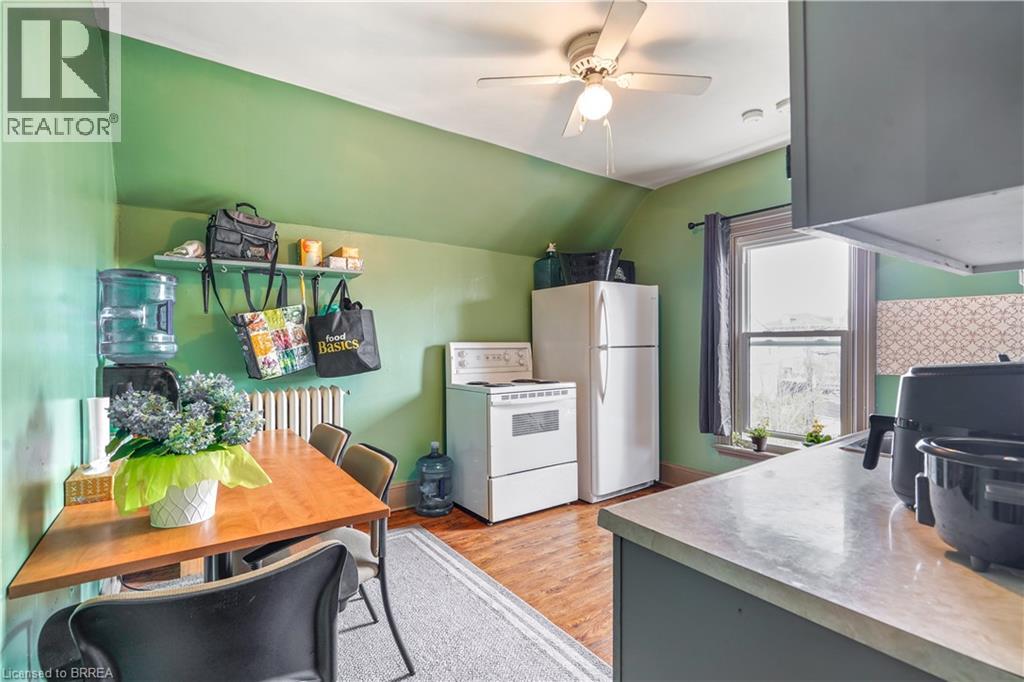 10 Henrietta Street, Brantford, Ontario  N3T 3Y9 - Photo 7 - 40820247