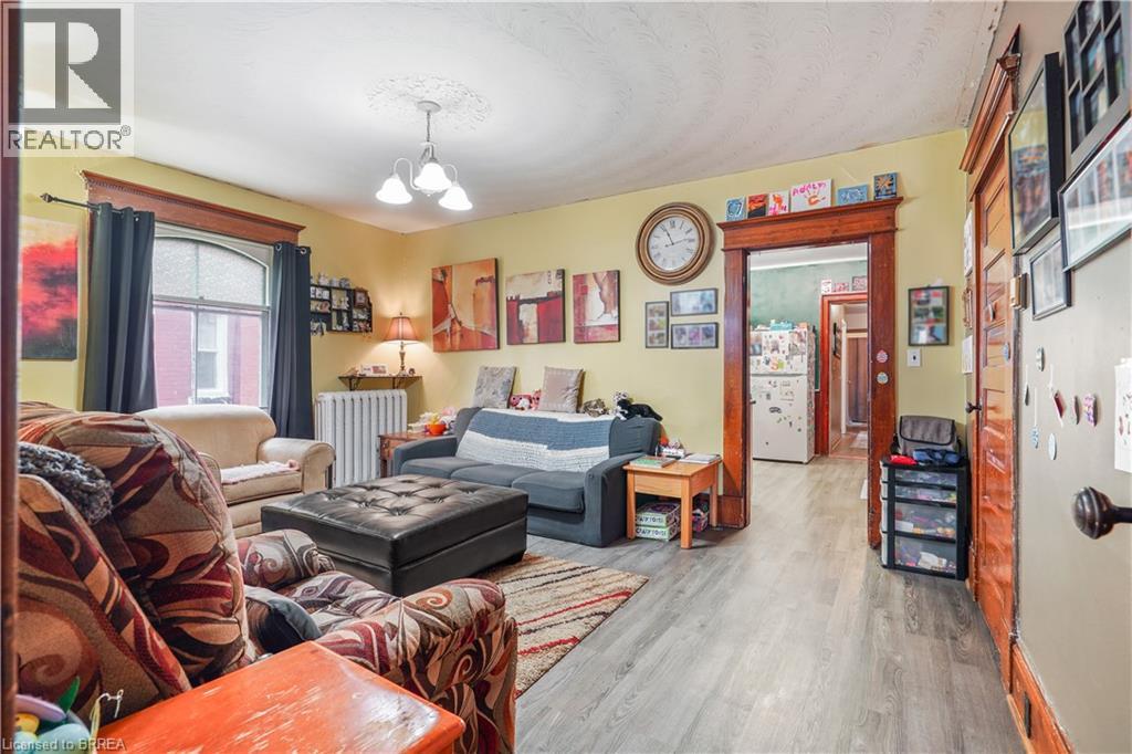 10 Henrietta Street, Brantford, Ontario  N3T 3Y9 - Photo 21 - 40820247