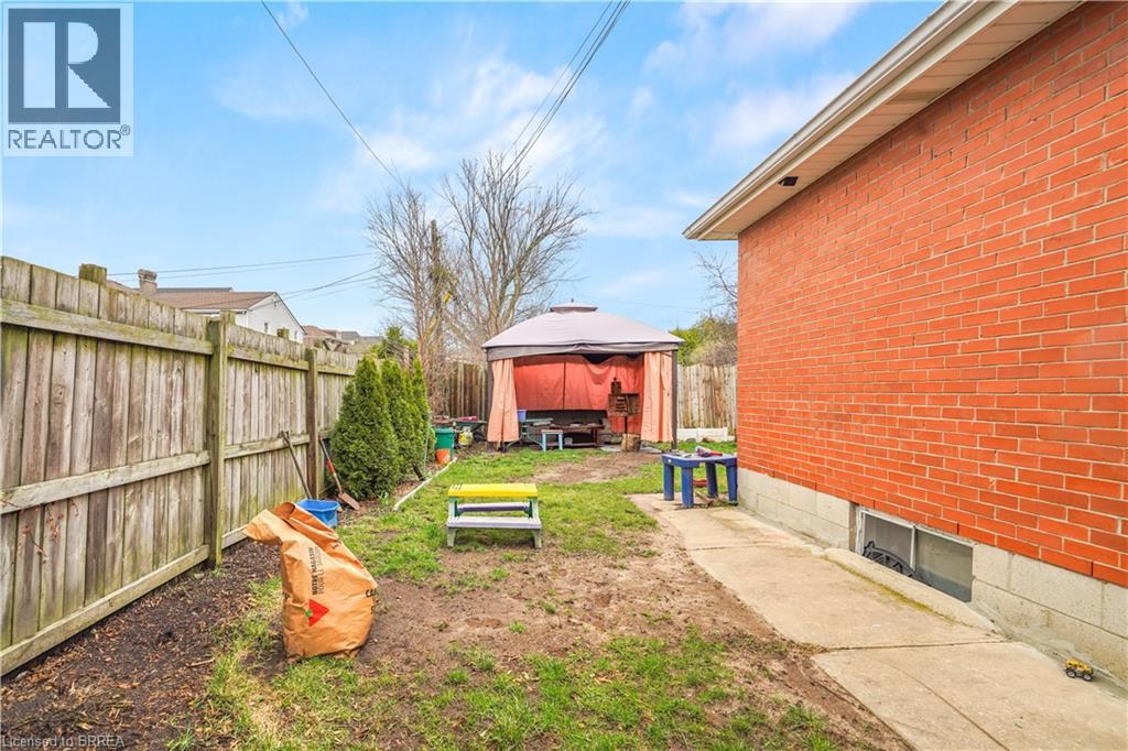 10 Henrietta Street, Brantford, Ontario  N3T 3Y9 - Photo 36 - 40820247