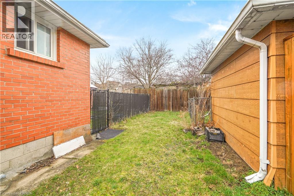 10 Henrietta Street, Brantford, Ontario  N3T 3Y9 - Photo 31 - 40820247