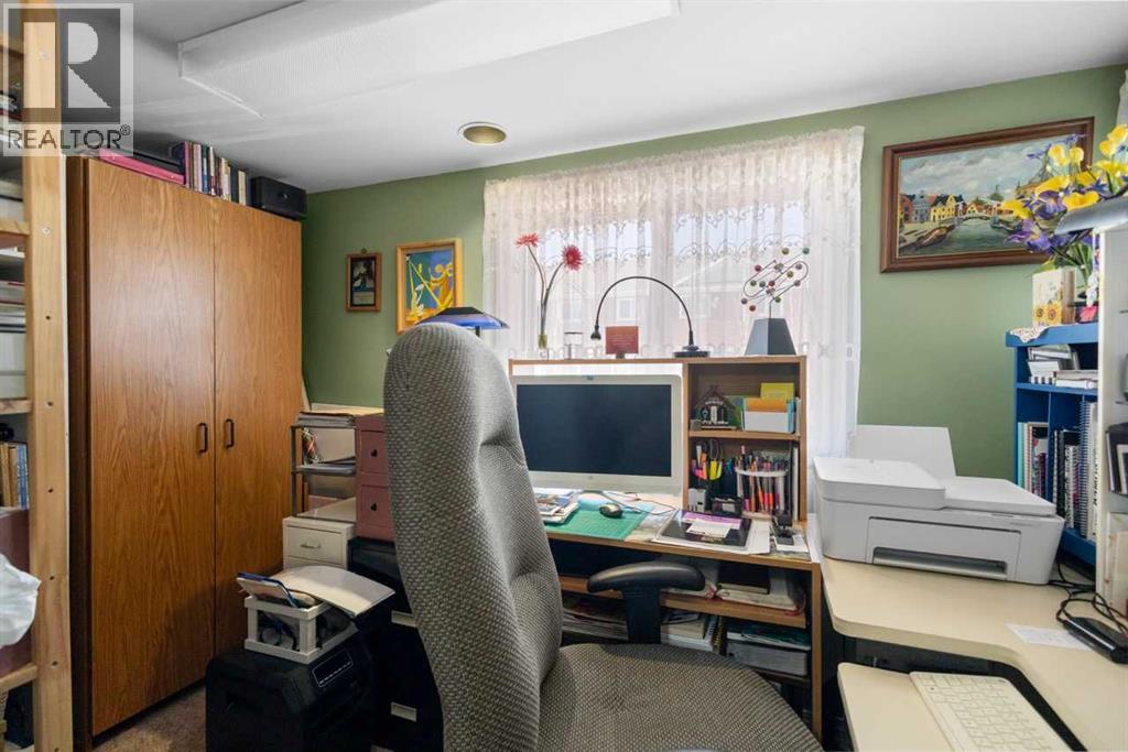 4718 College Avenue, Lacombe, Alberta  T4L 1Z1 - Photo 18 - A2213994