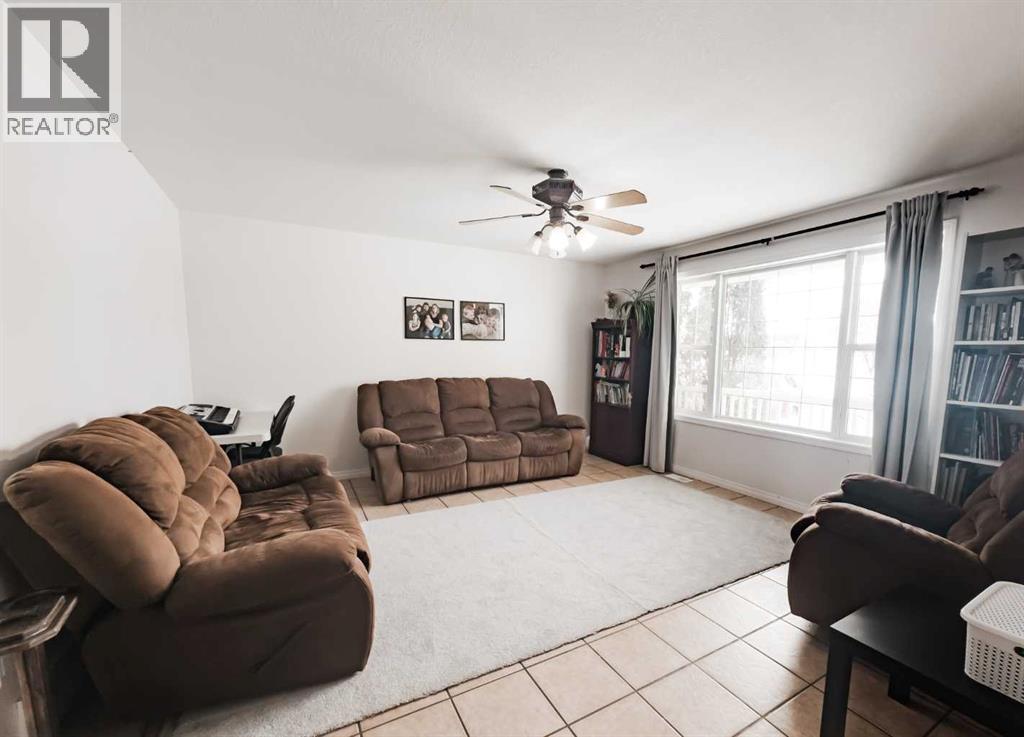 9105 Forest Street, La Crete, Alberta  T0H 2H0 - Photo 12 - A2292436