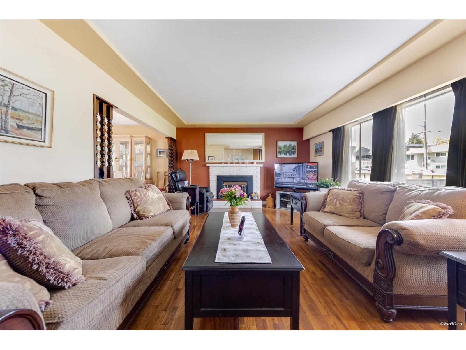 10962 145a Street, Surrey, British Columbia  V3R 3S4 - Photo 4 - R3113282