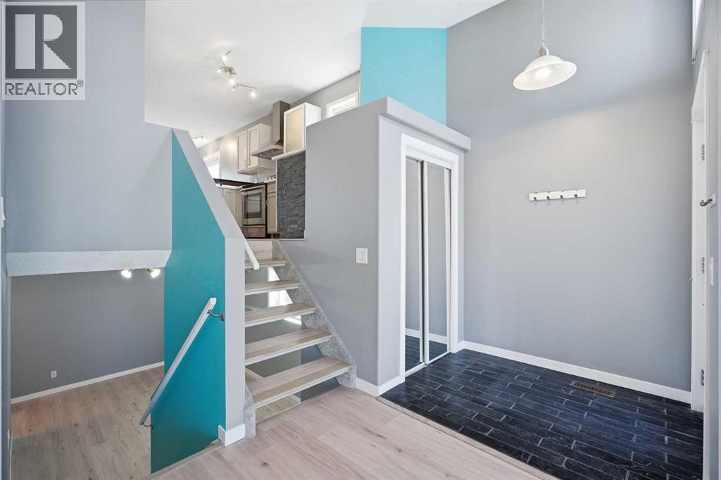 28 Covington Close NE, Calgary, Alberta  T3K 4M2 - Photo 5 - A2300484