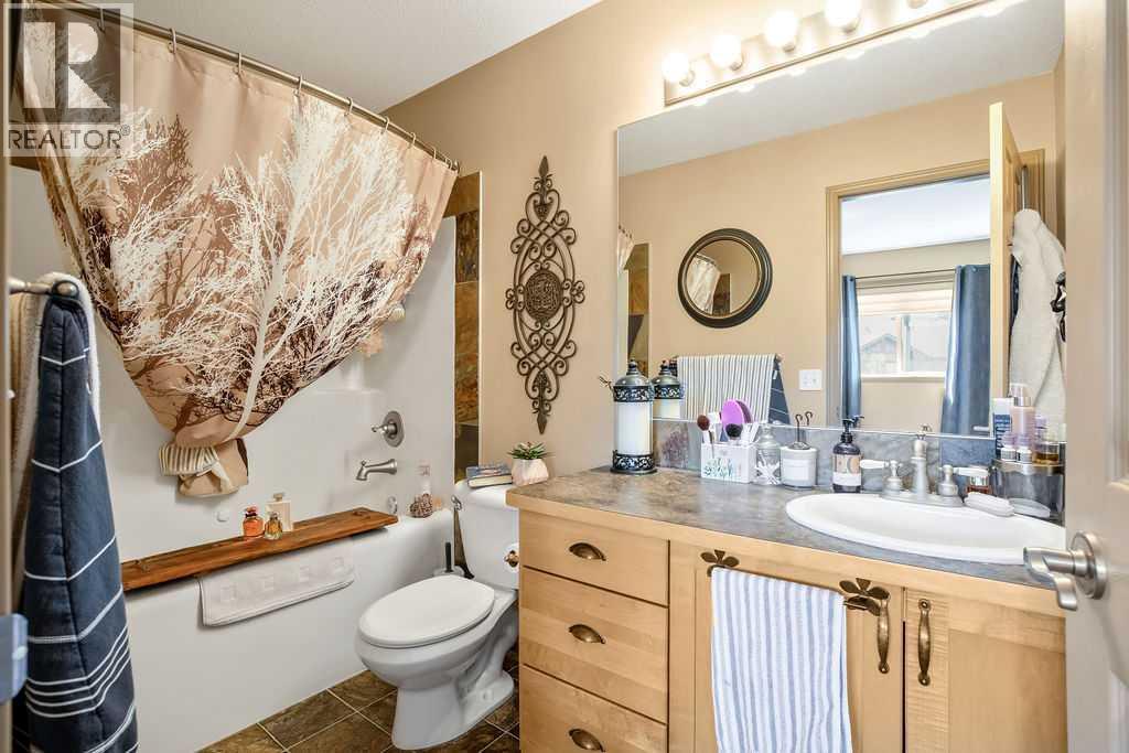 49 Spring Meadows Bay, Okotoks, Alberta  T1S 2G8 - Photo 14 - A2302953
