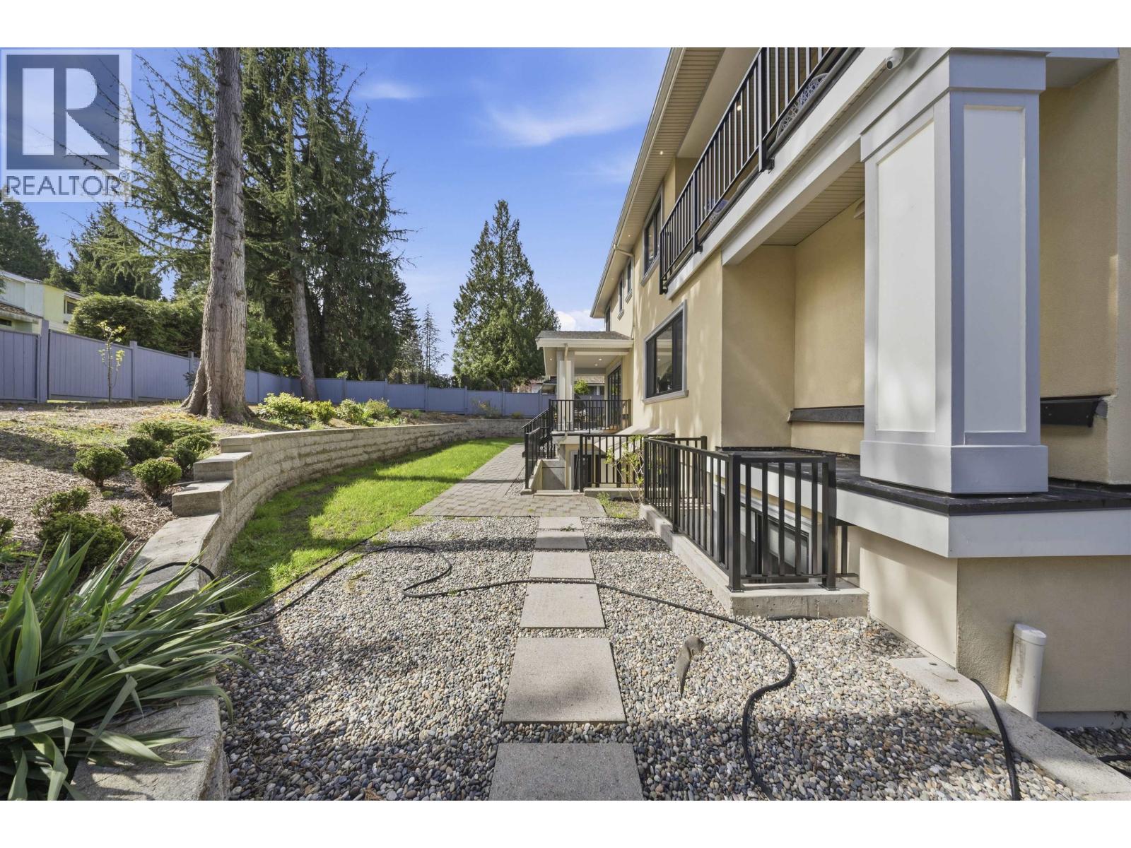 7415 Lambeth Drive, Burnaby, British Columbia  V5E 4B4 - Photo 37 - R3113437