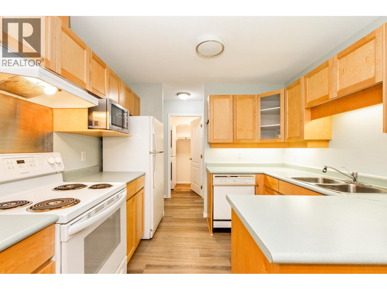 302 22722 Lougheed Highway, Maple Ridge, British Columbia  V2X 2V6 - Photo 15 - R3103794